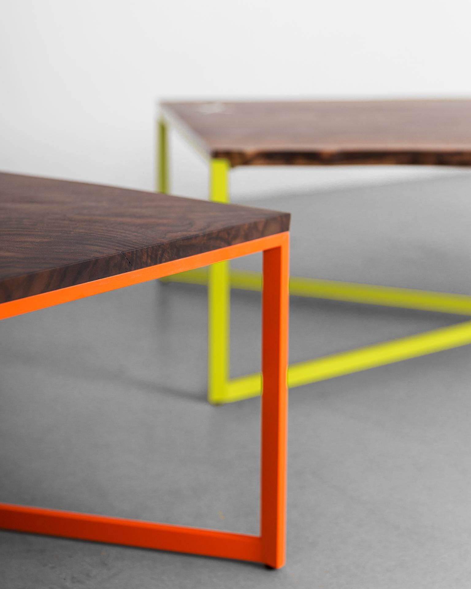 Table basse Stitch by Stitch en noyer en vente 2