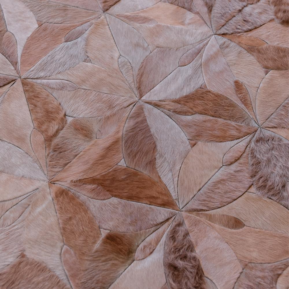 Stitch less Customizable Cowhide Pink Clay Flores Area Rug Large In New Condition For Sale In Charlotte, NC