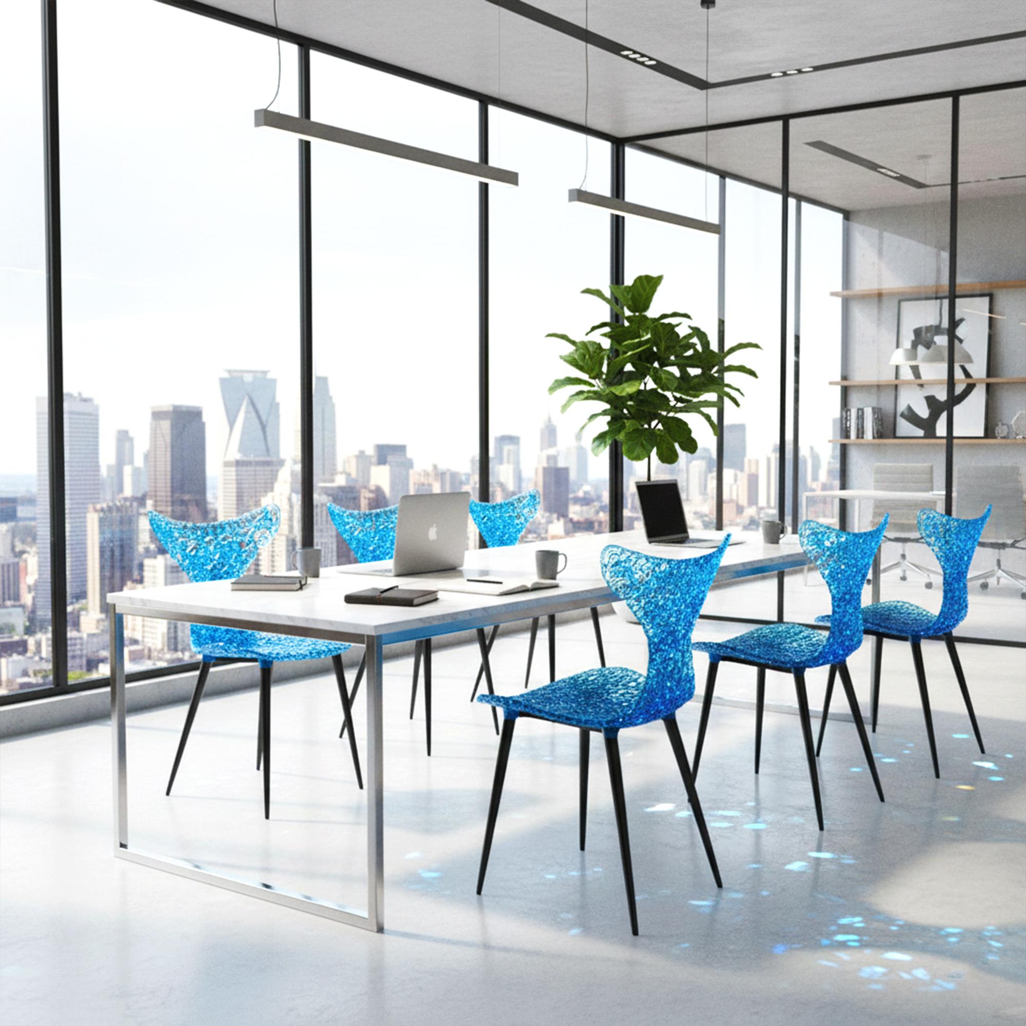 Innovativer Stuhl - Fließendes Design mit Lichtreflexen und kräftigen Farboptionen (Art déco) im Angebot
