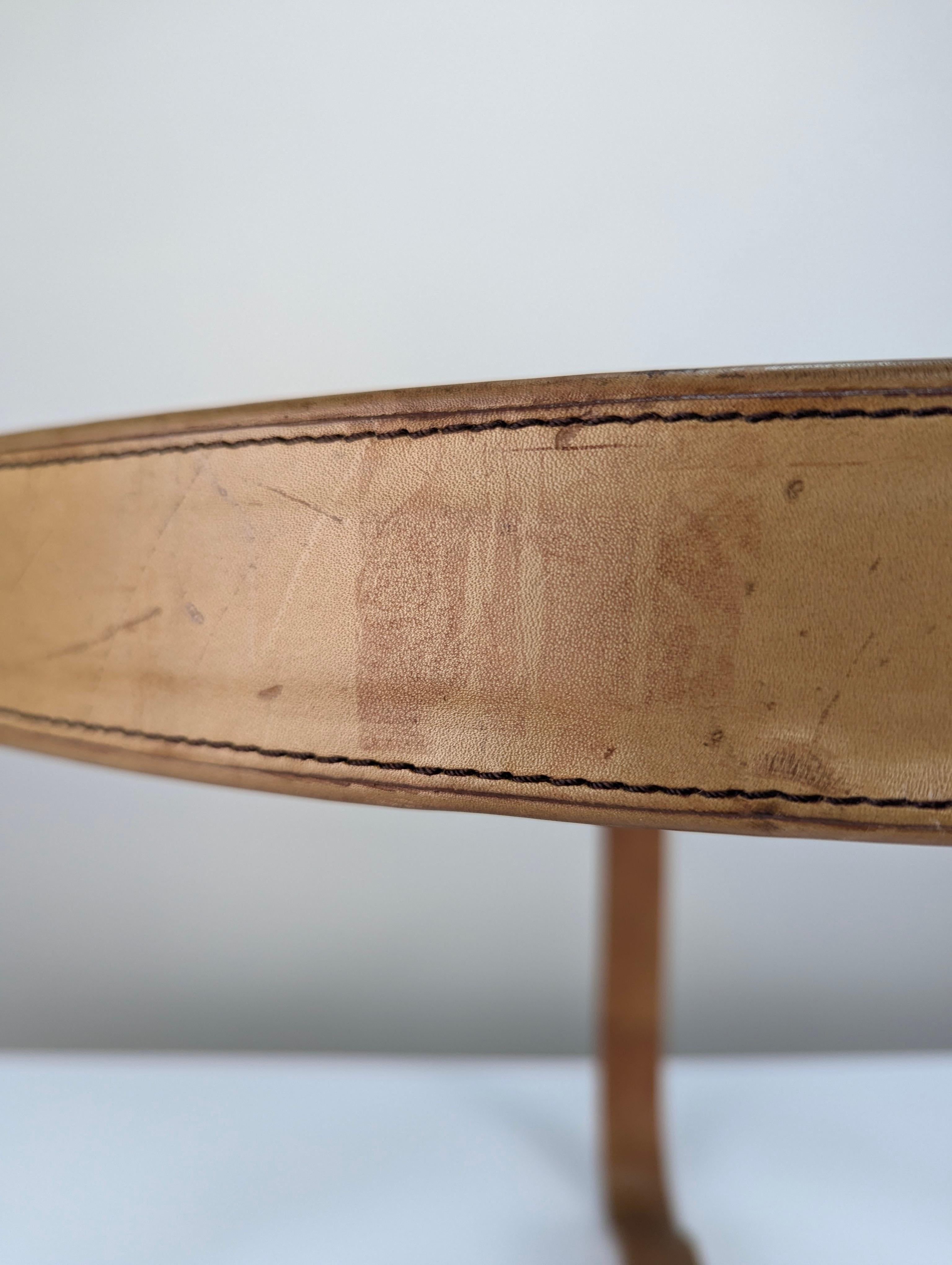 Table basse cousue dans le style de Jacques Adnet en vente 6