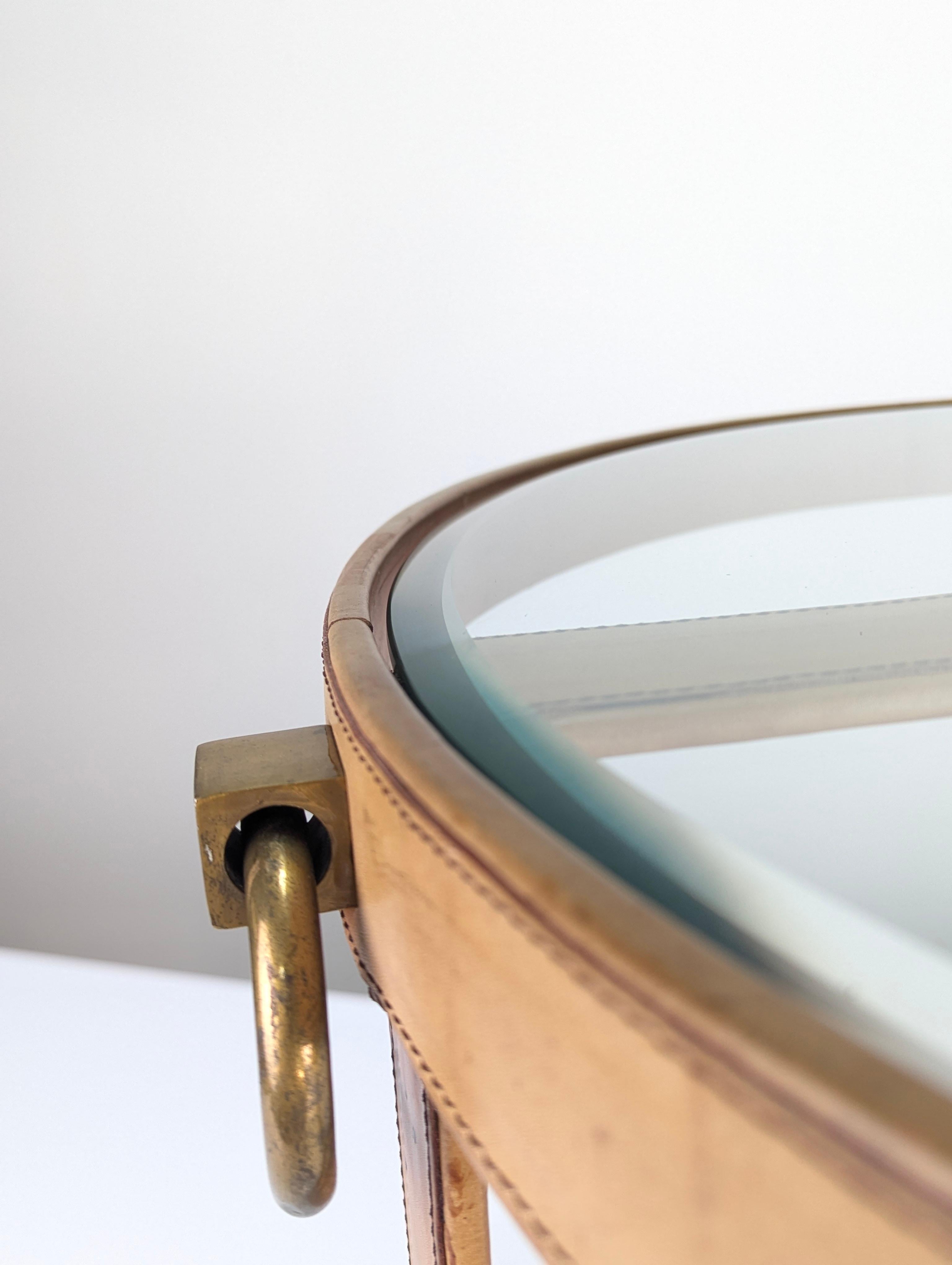 Laiton Table basse cousue dans le style de Jacques Adnet en vente