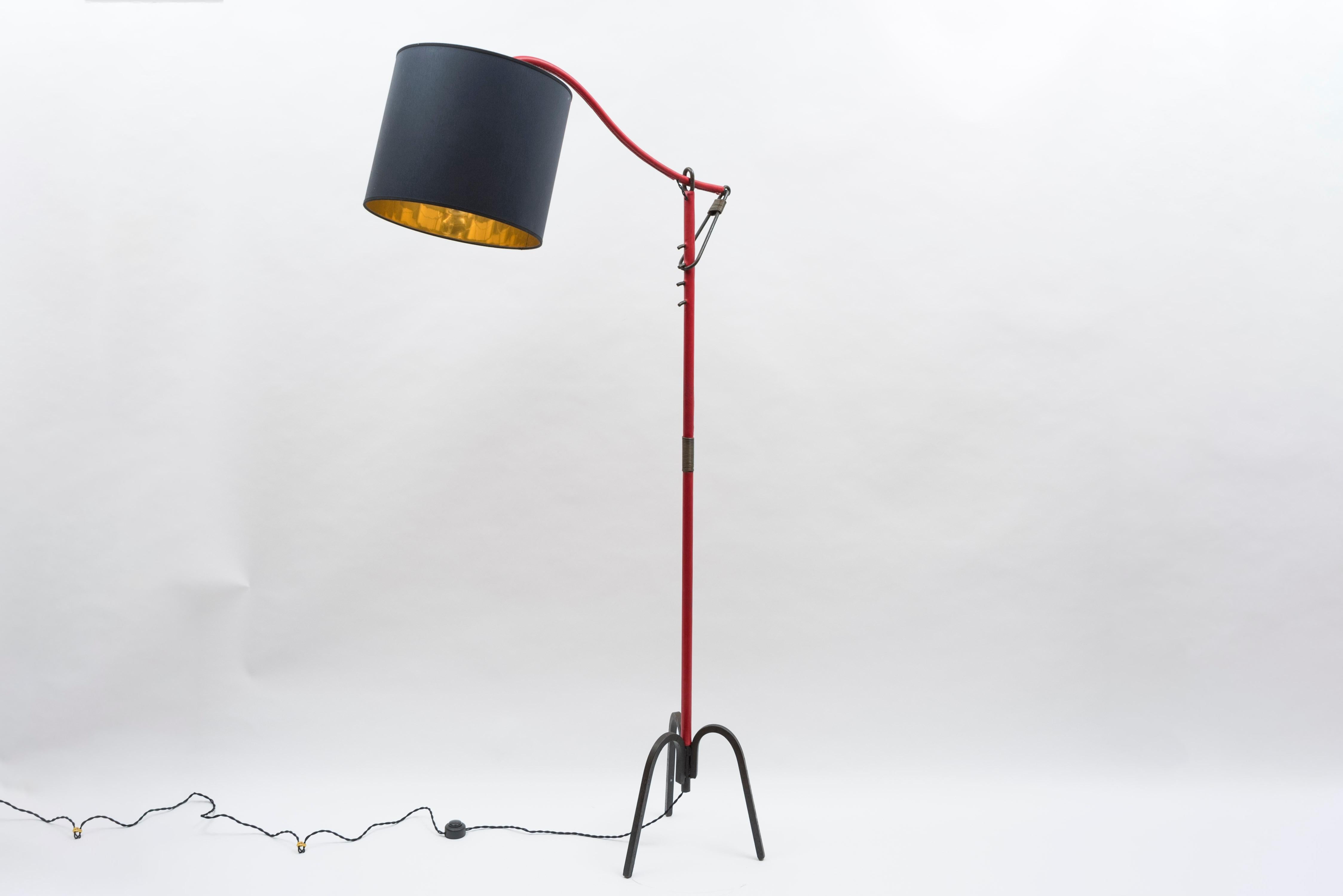 Rare red stitched leather floor lamp by Jacques Adnet,
1950s
France
Measures: Low high 155 cm.