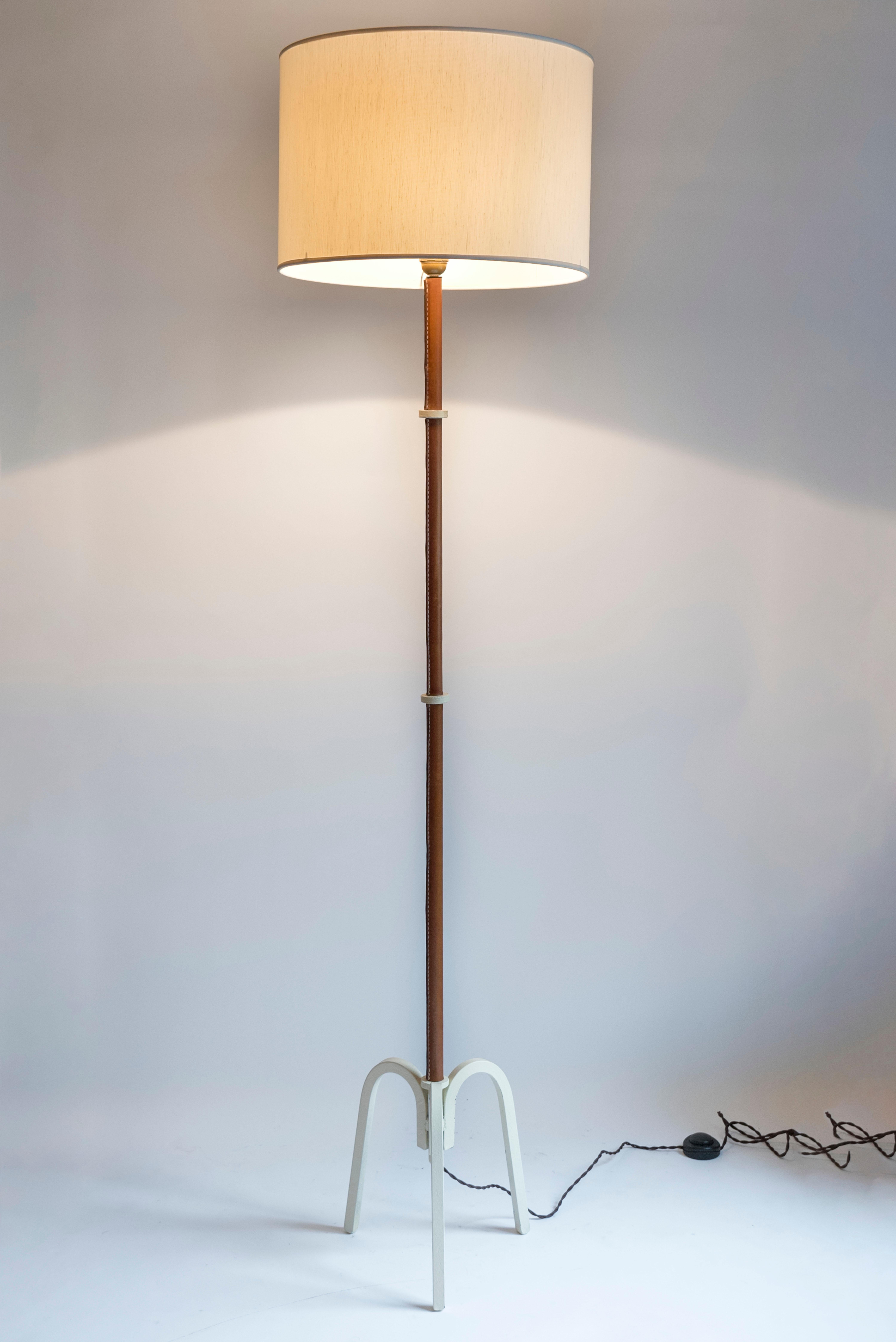 Stitched Leather floor lamp by Jacques Adnet In Good Condition For Sale In Bois-Colombes, FR