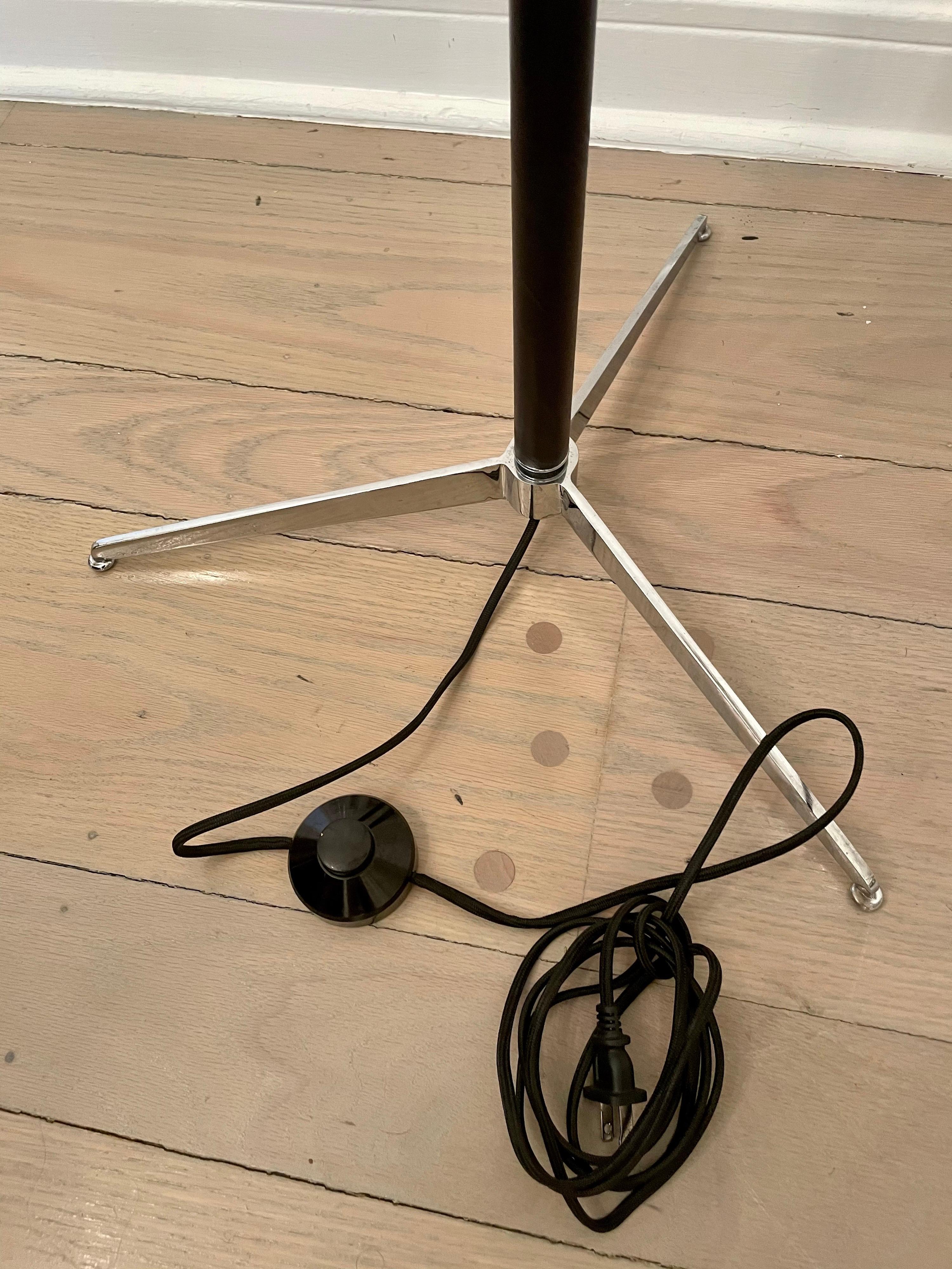 Late 20th Century Stitched Leather Italian Floor Lamp For Sale