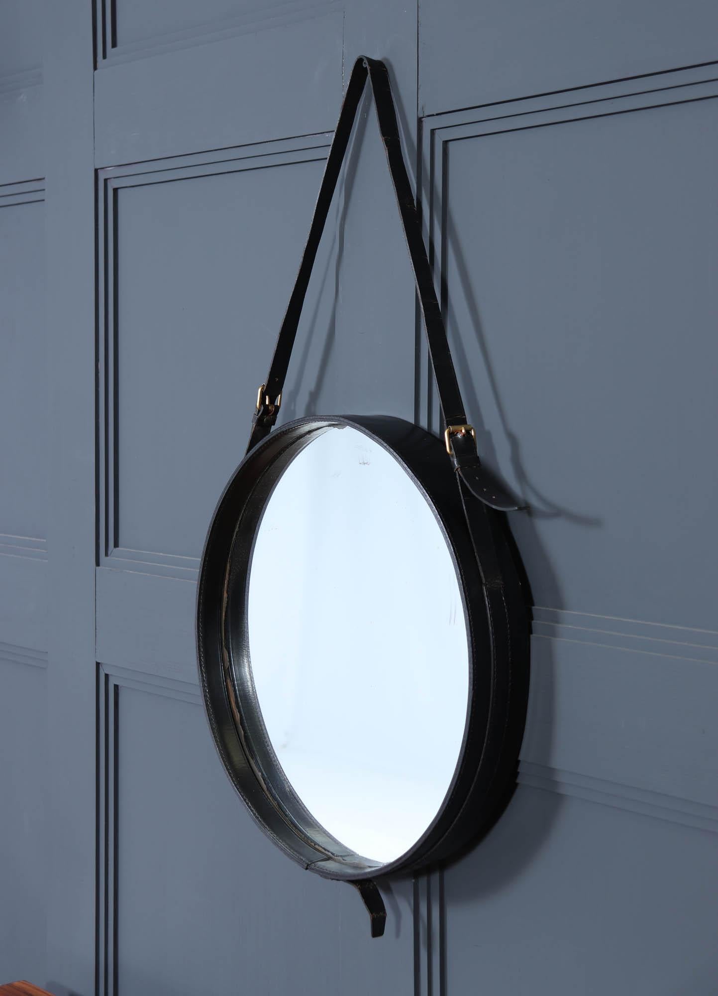 Specchio in pelle Stitch by Jacques Adnet in vendita 7