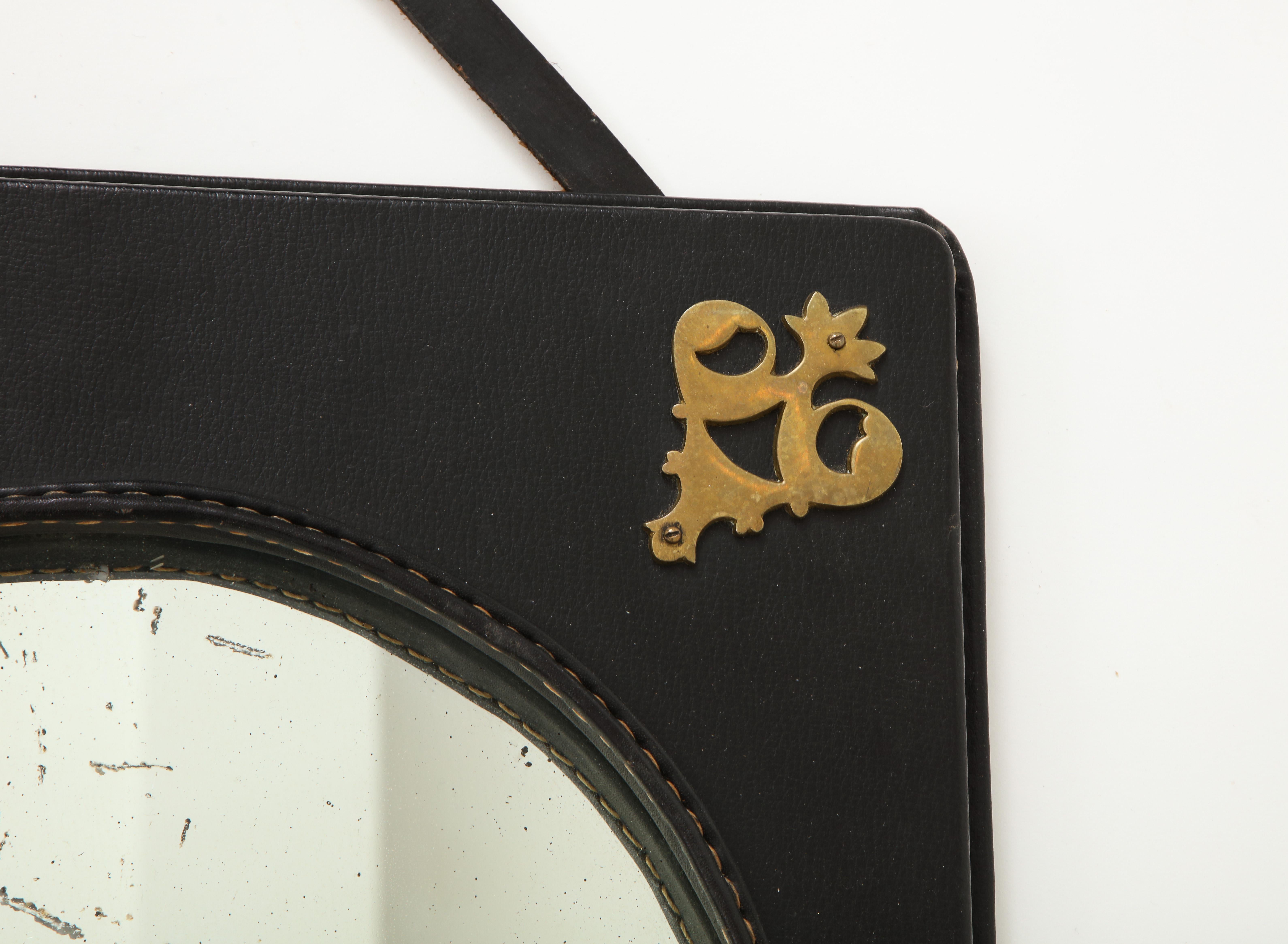 Francese Specchio in pelle Stitch by Jacques Adnet in vendita