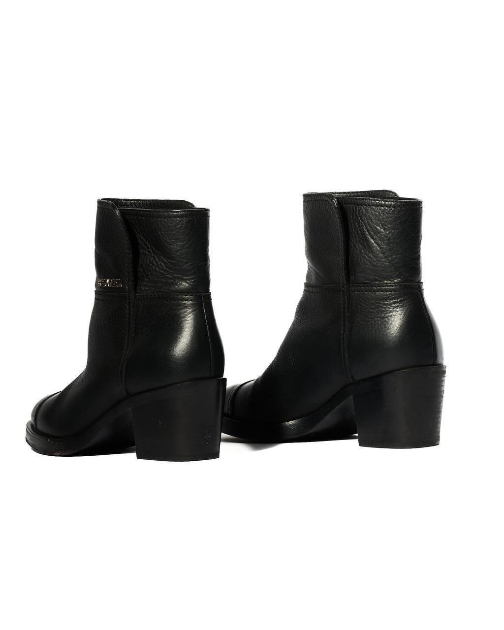 Stivaletto Chanel CC Logo Nero For Sale 1