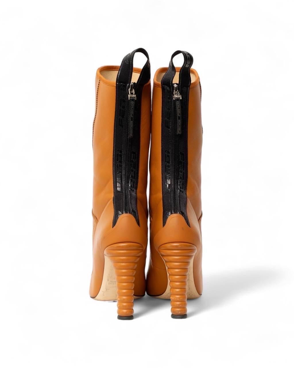 Stivali Fendi Stivaletto Zip Logo Biscotto In Good Condition For Sale In Torre Del Greco, IT
