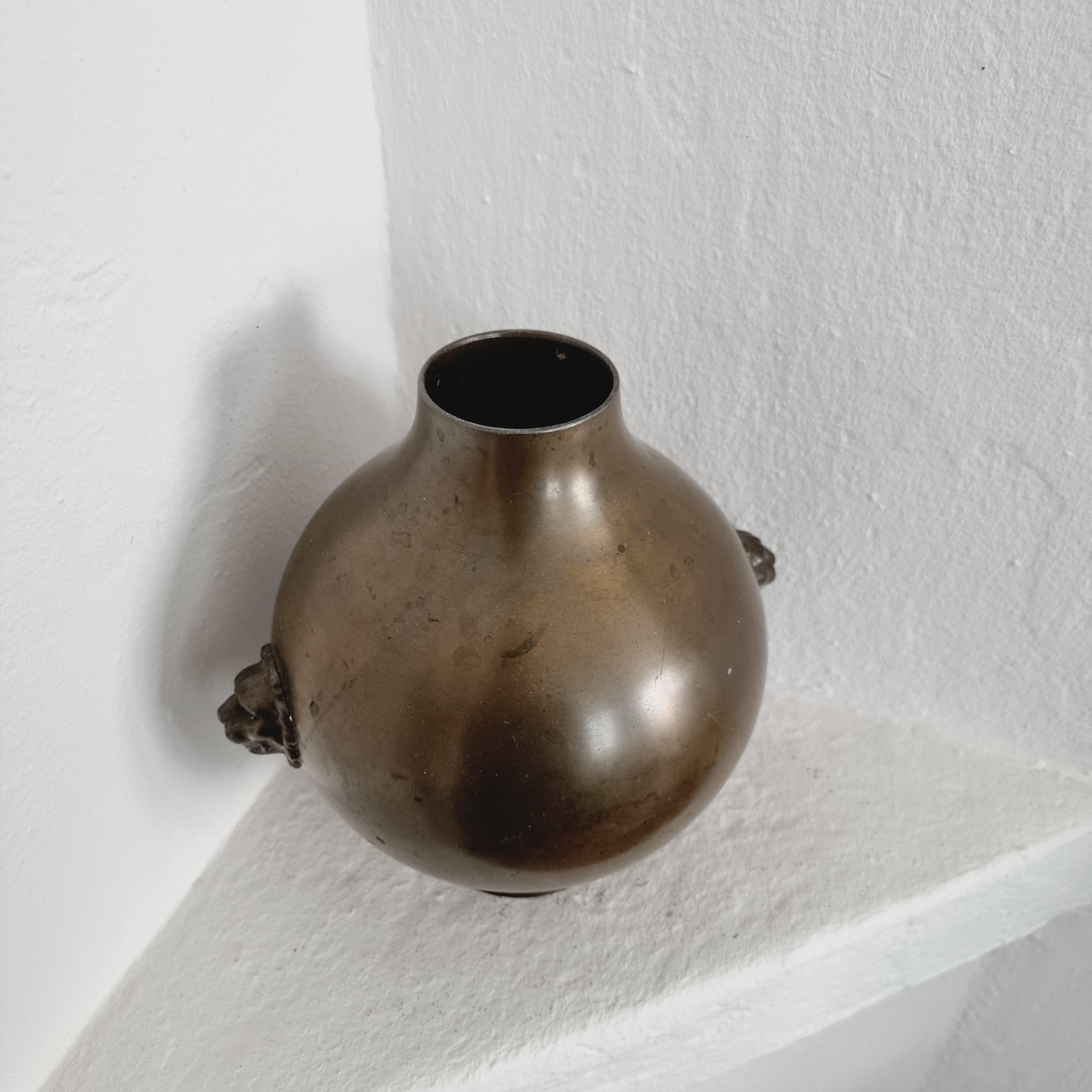 Art déco Stjärnmetall, vase en métal patiné par Gunnar Åkerlind, Swedish Grace en vente