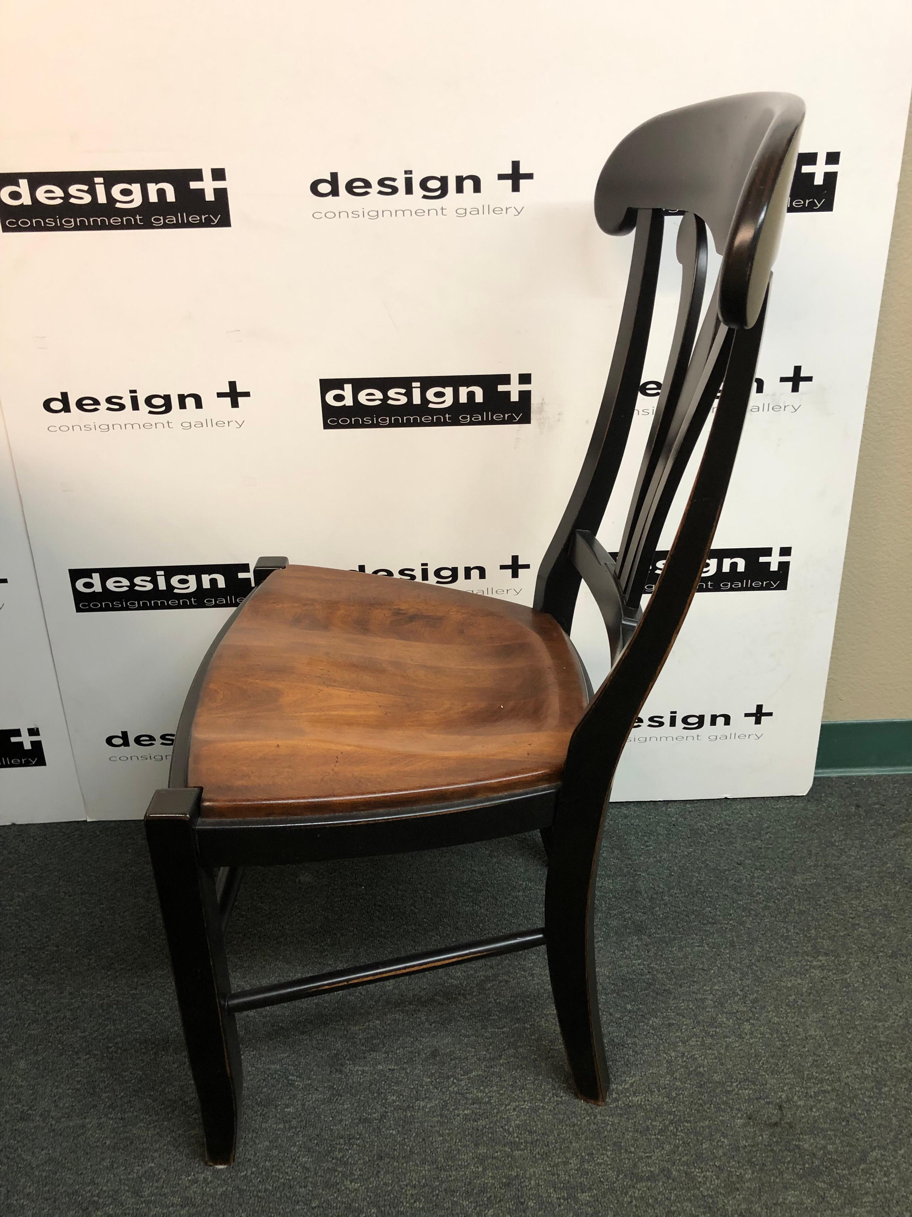 Stockbridge Pedestal Dining Table and 4 Country Manor Dining Chairs In Good Condition For Sale In San Francisco, CA