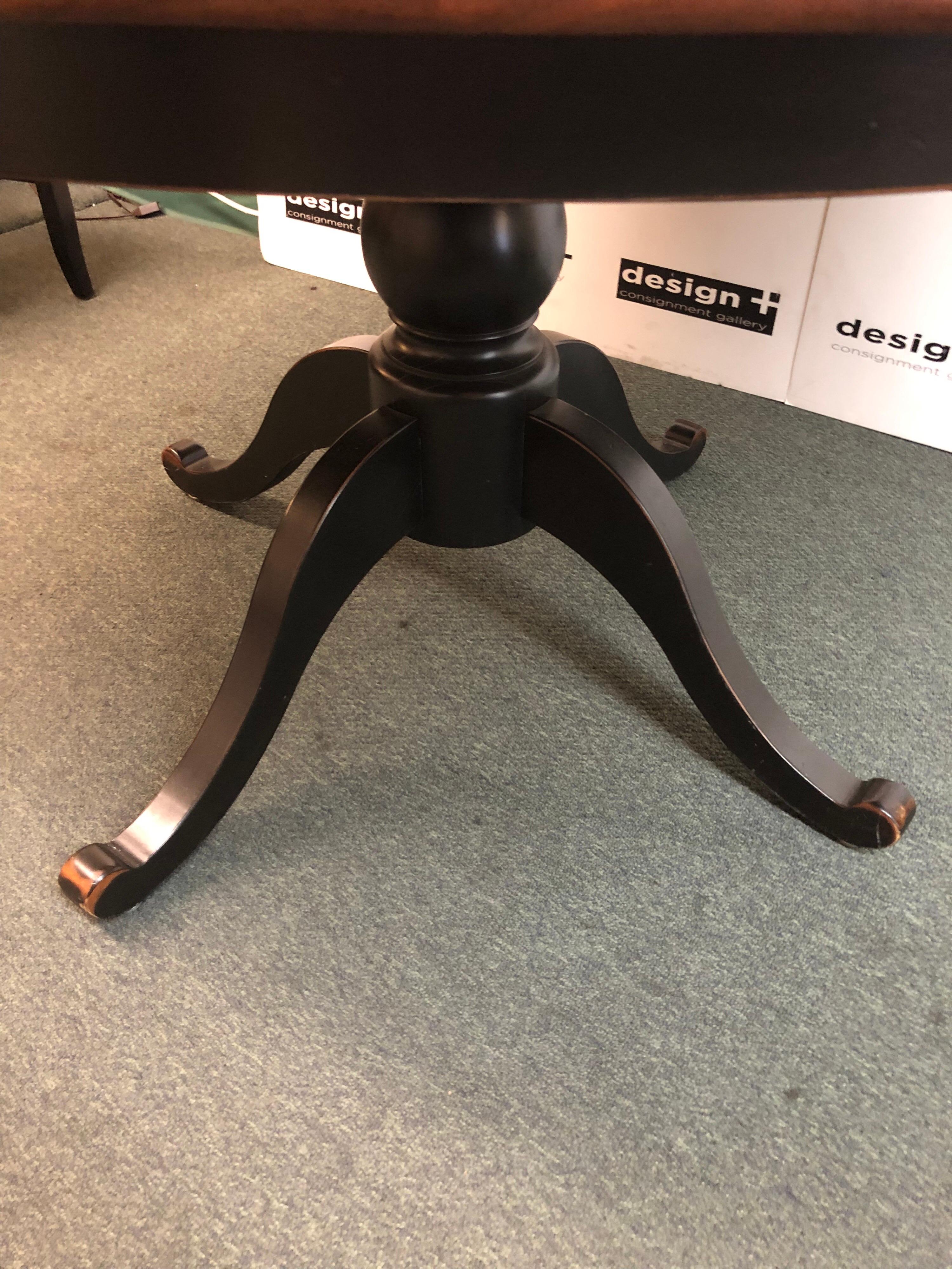 Contemporary Stockbridge Pedestal Dining Table and 4 Country Manor Dining Chairs For Sale