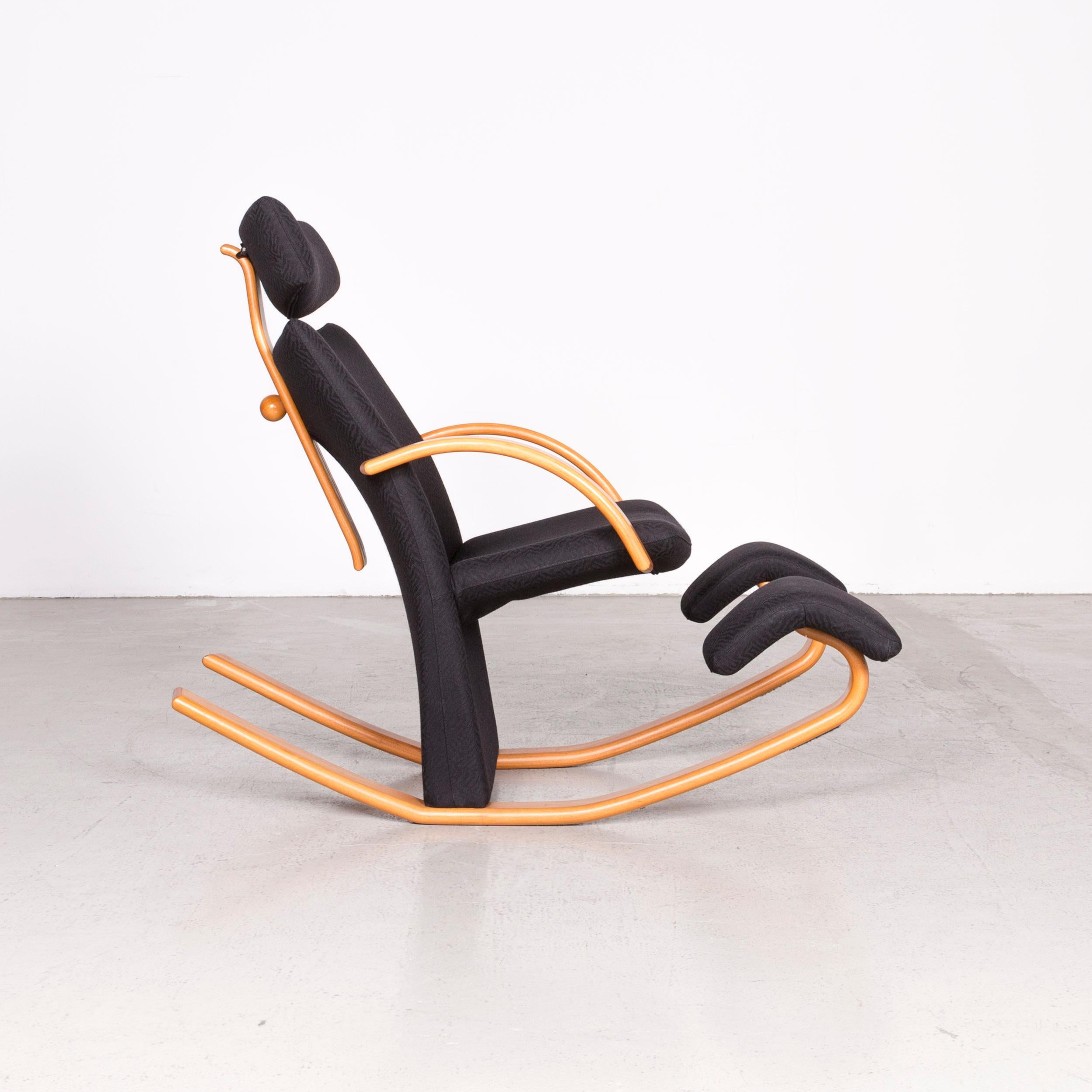 Fauteuil à bascule Stokke Gravity Balans en tissu noir de Peter en vente 4
