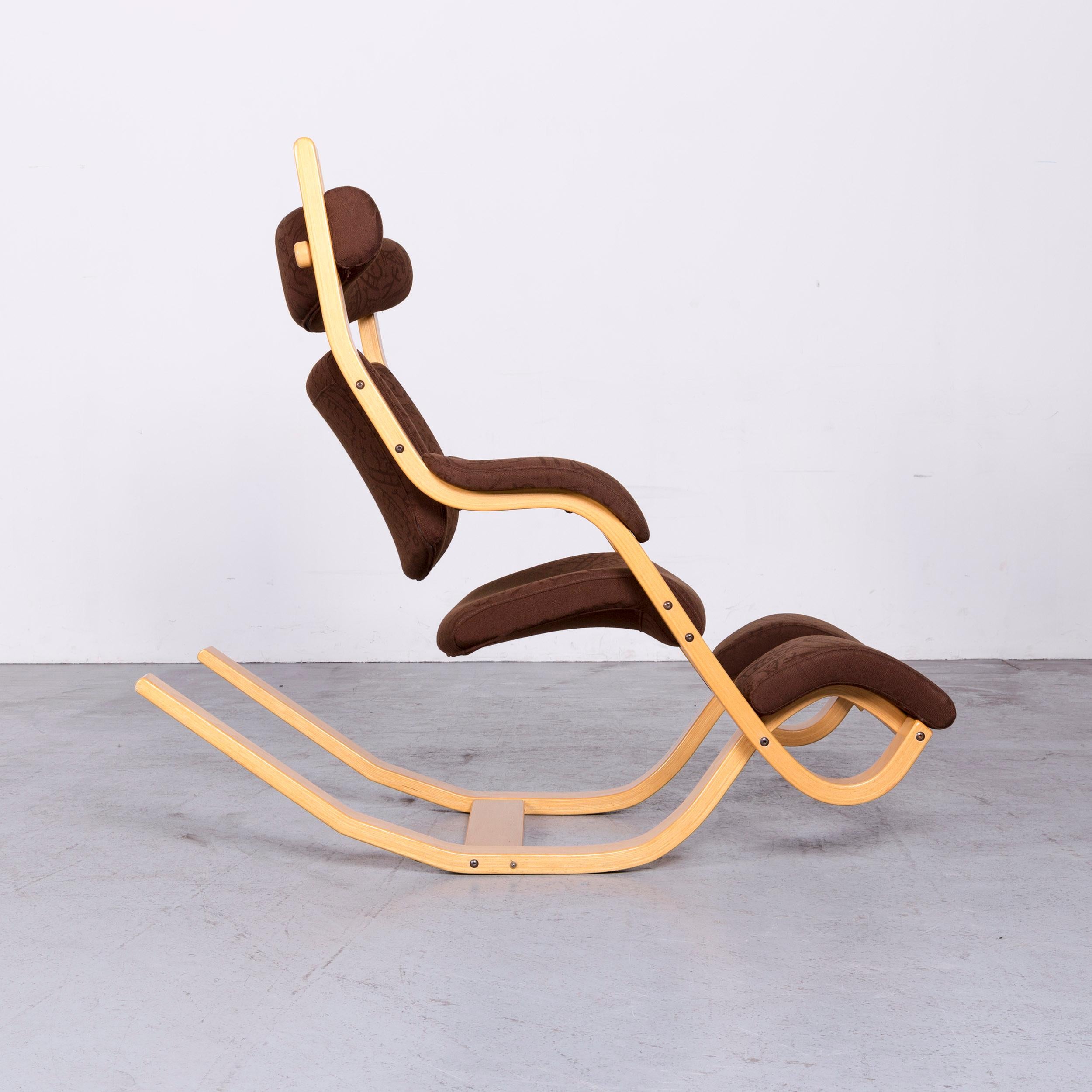 Stokke Gravity Balans Designer Fabric Chair Rocking Chair Brown Pattern Look 2