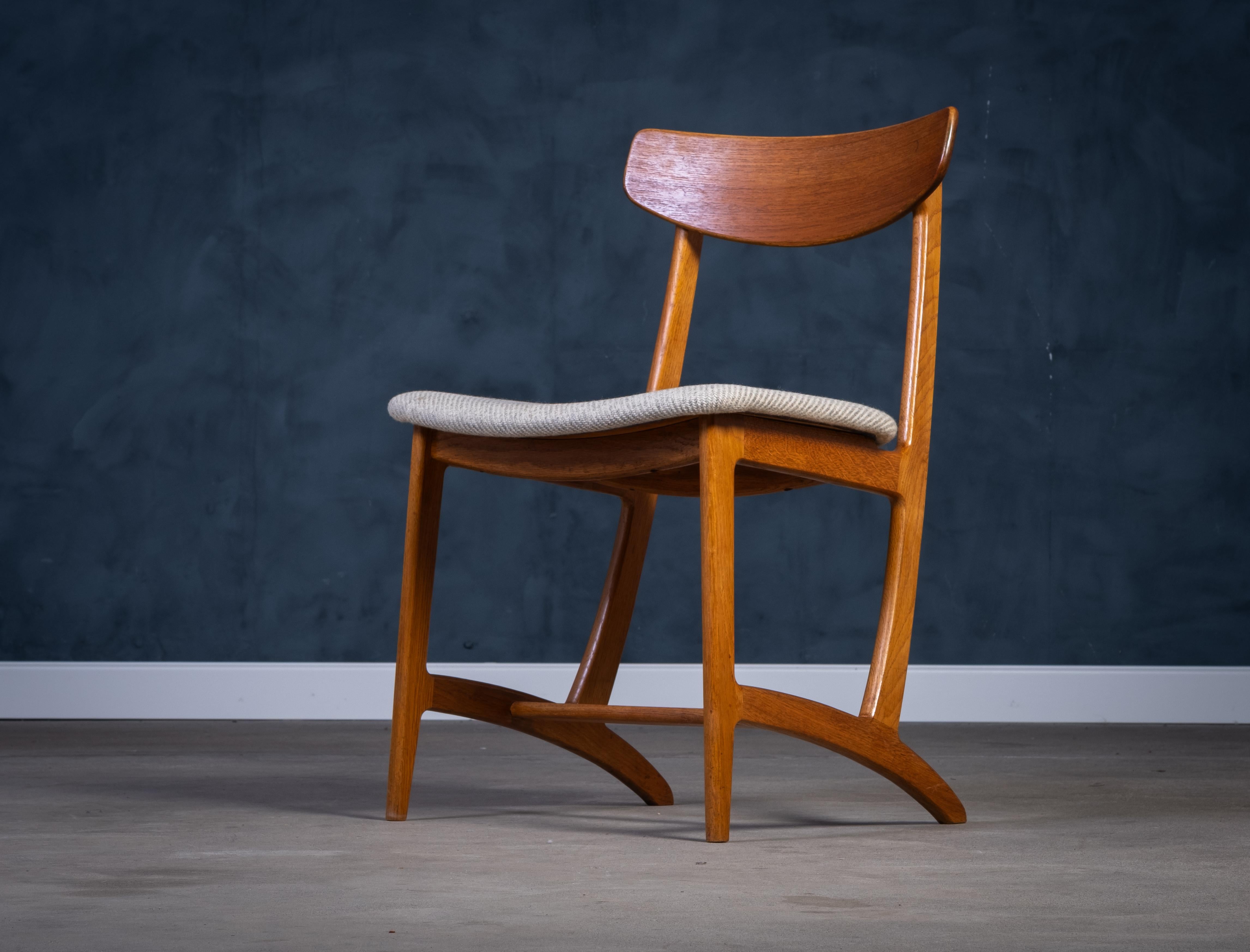 Ensemble de six chaises de salle à manger danoises en chêne et teck, années 1960 en vente 2