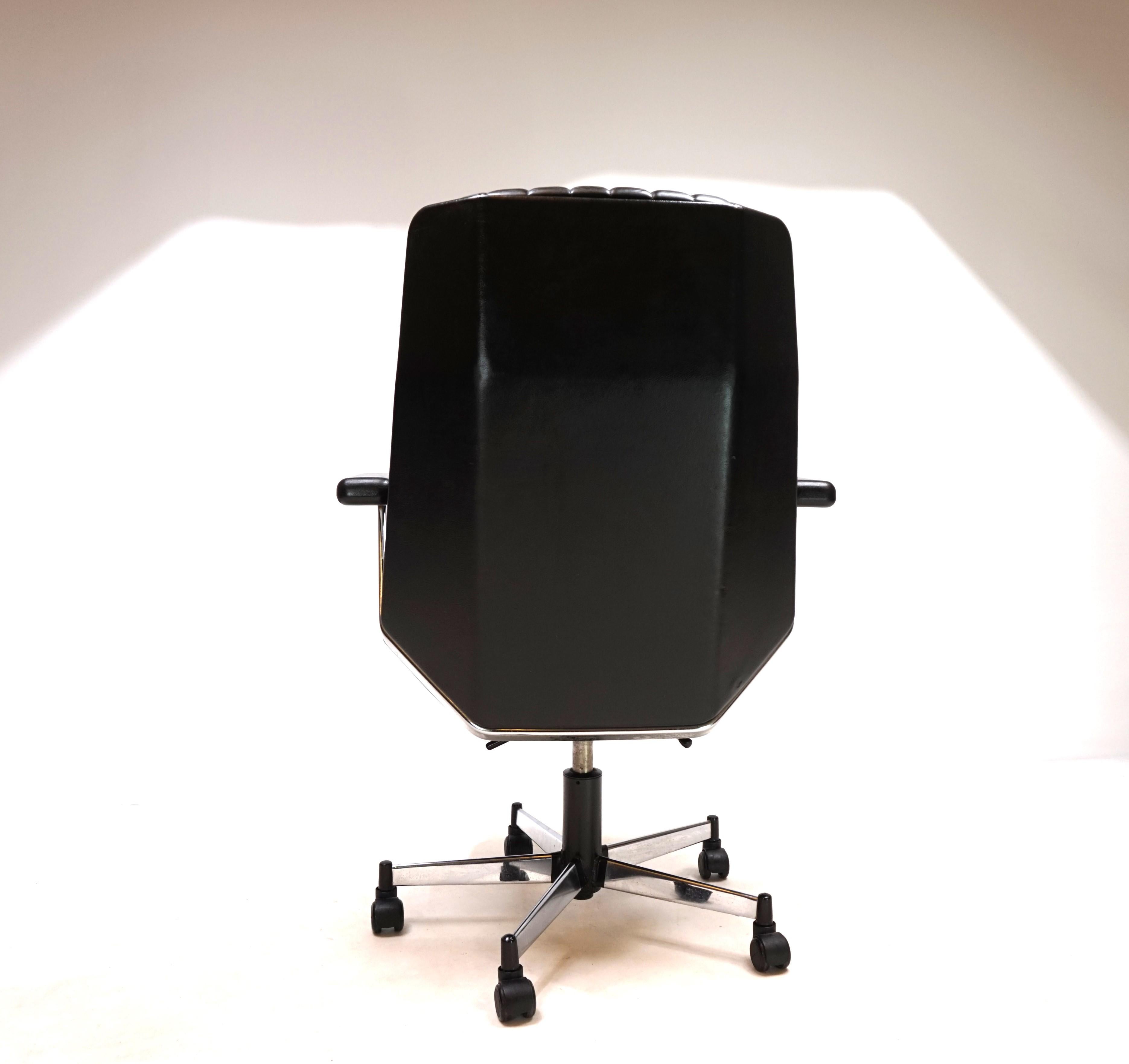 Swiss Stoll Giroflex 7014 leather office chair