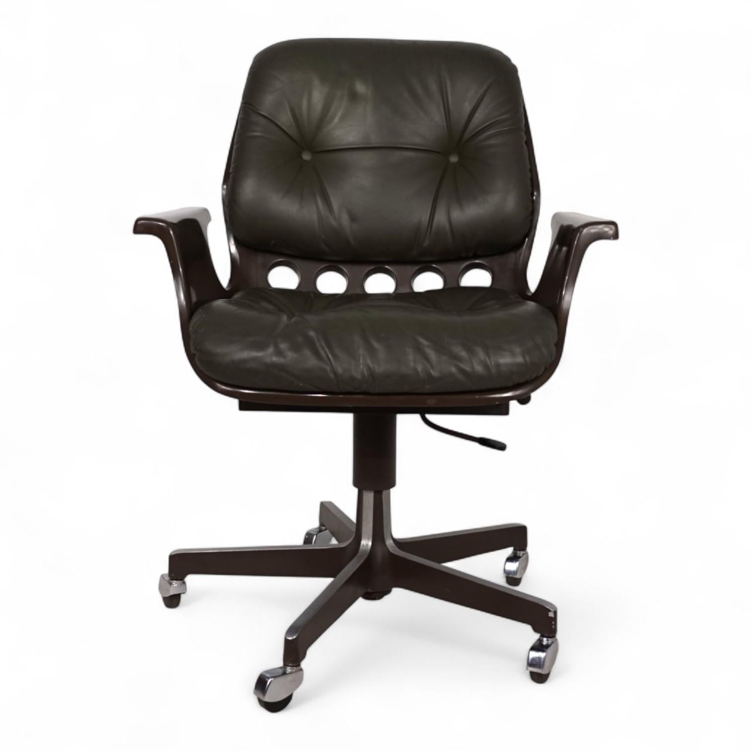 Stoll Giroflex 7112 Space Age Bürostuhl aus Leder von Martin Stoll, 1970 (Ende des 20. Jahrhunderts) im Angebot