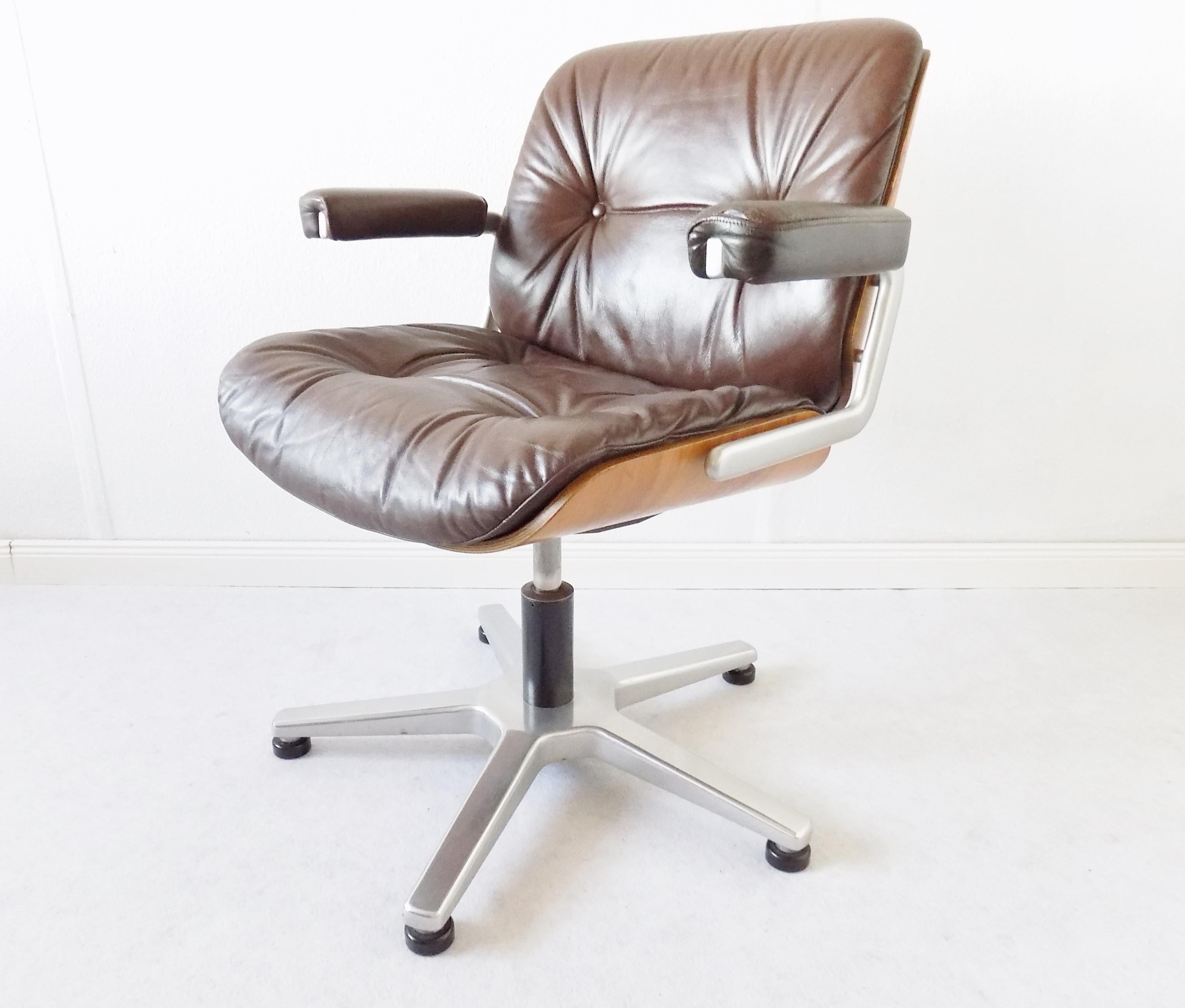Stoll Giroflex Leder-Bürostuhl von Karl Ditter, Moderne der Mitte des Jahrhunderts, drehbar im Angebot 1