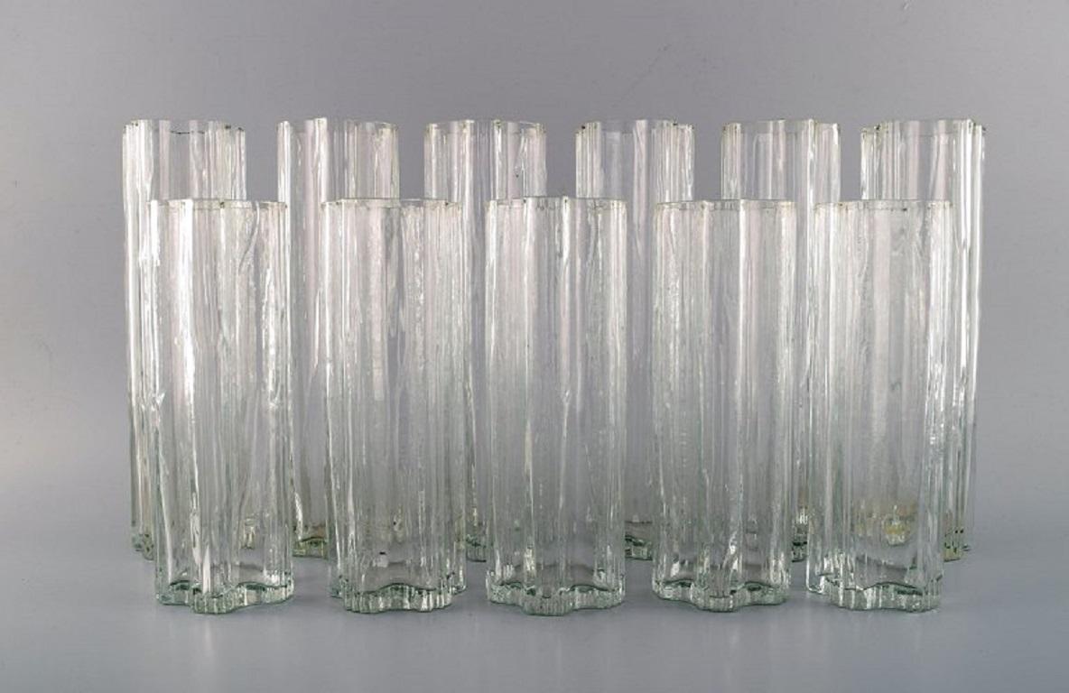 Stölzle-Oberglas, Austria. 11 Vienna vases in clear art glass. 
1980s.
Largest measures: 25 x 7 cm.
In excellent condition.