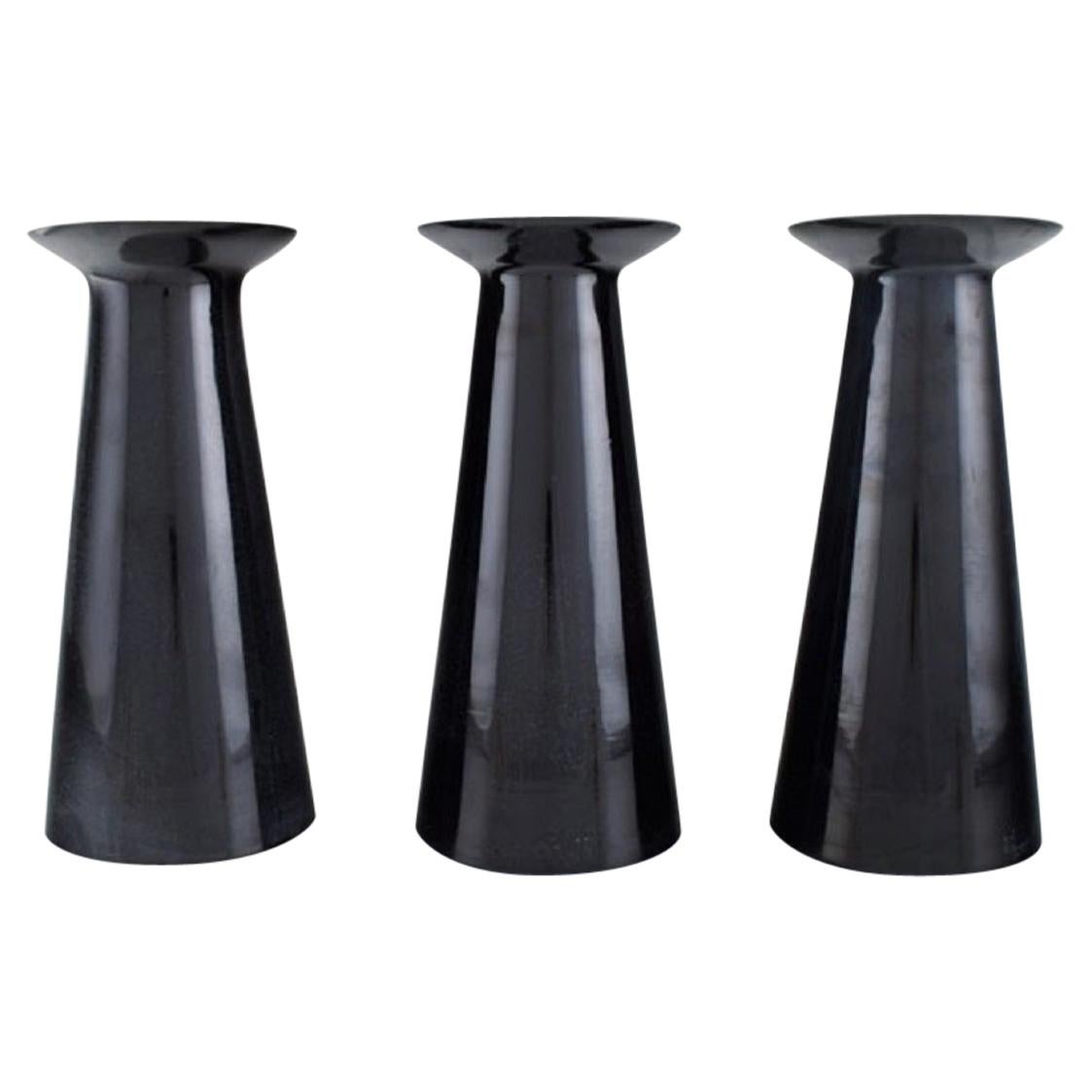 Stlzle-Oberglas, Österreich, drei Beatrice und Nora-Vasen aus schwarzem Kunstglas
