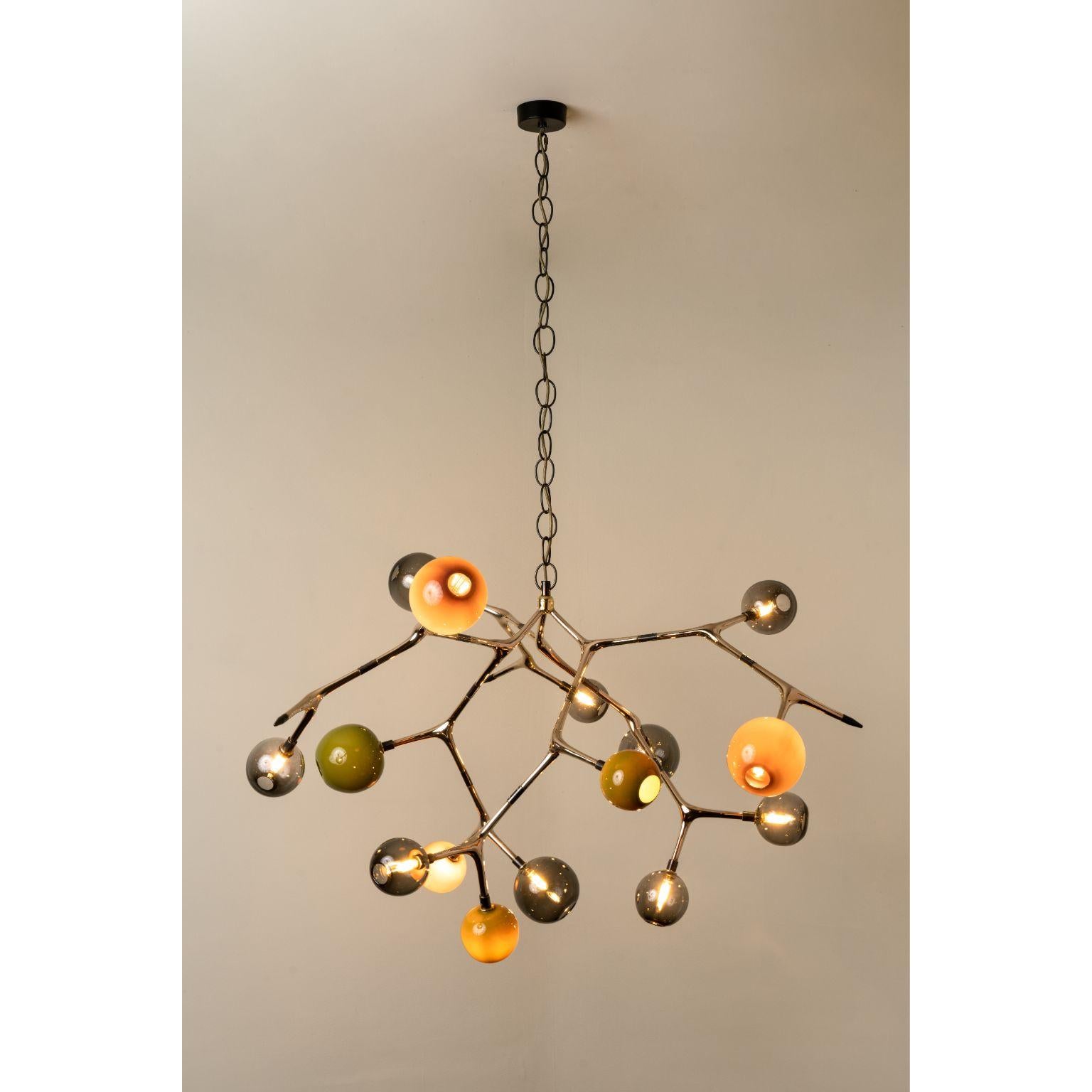 Laiton Lampe suspendue Branch 15 en verre soufflé et bronze poli Isabel Moncada en vente