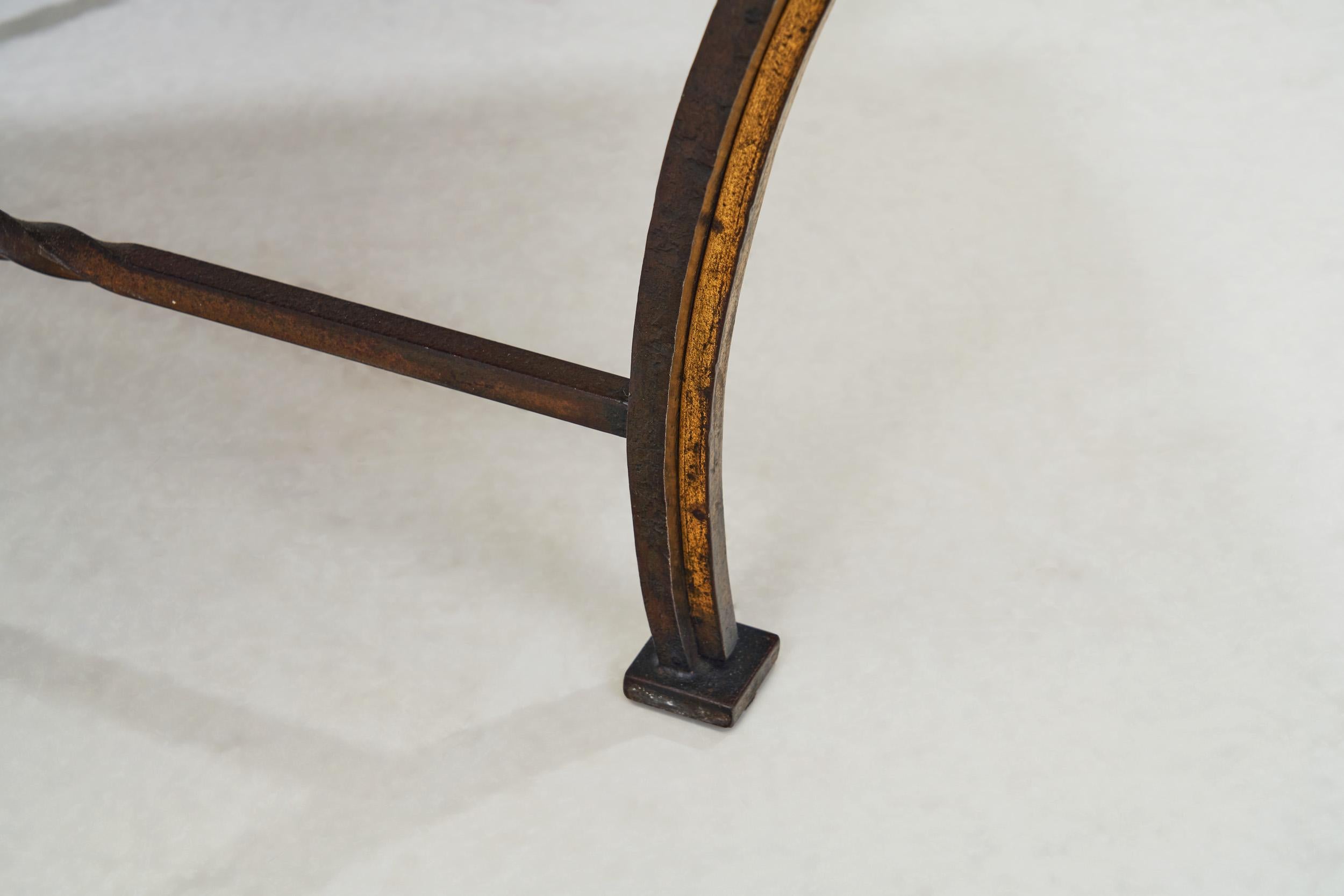 Table basse en pierre et fer forgé avec décorations d'étoiles, France, années 1940 en vente 11