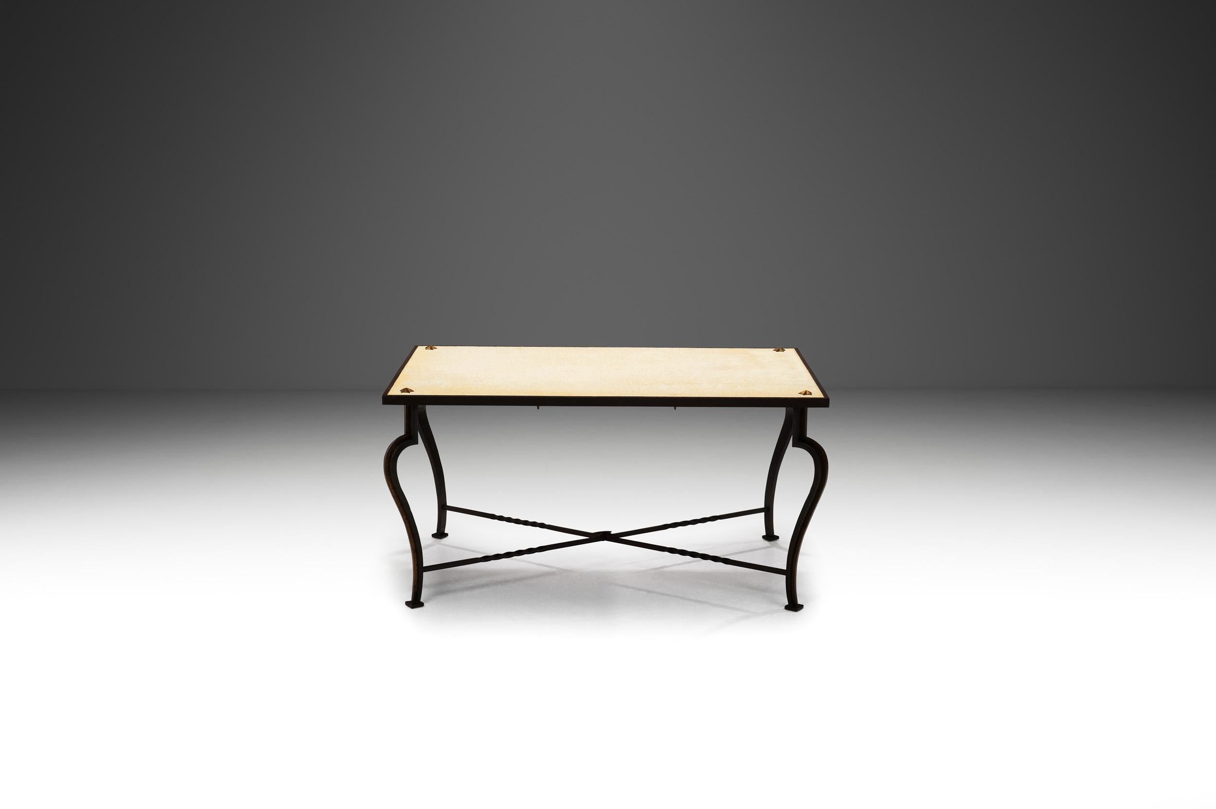 Mid-Century Modern Table basse en pierre et fer forgé avec décorations d'étoiles, France, années 1940 en vente