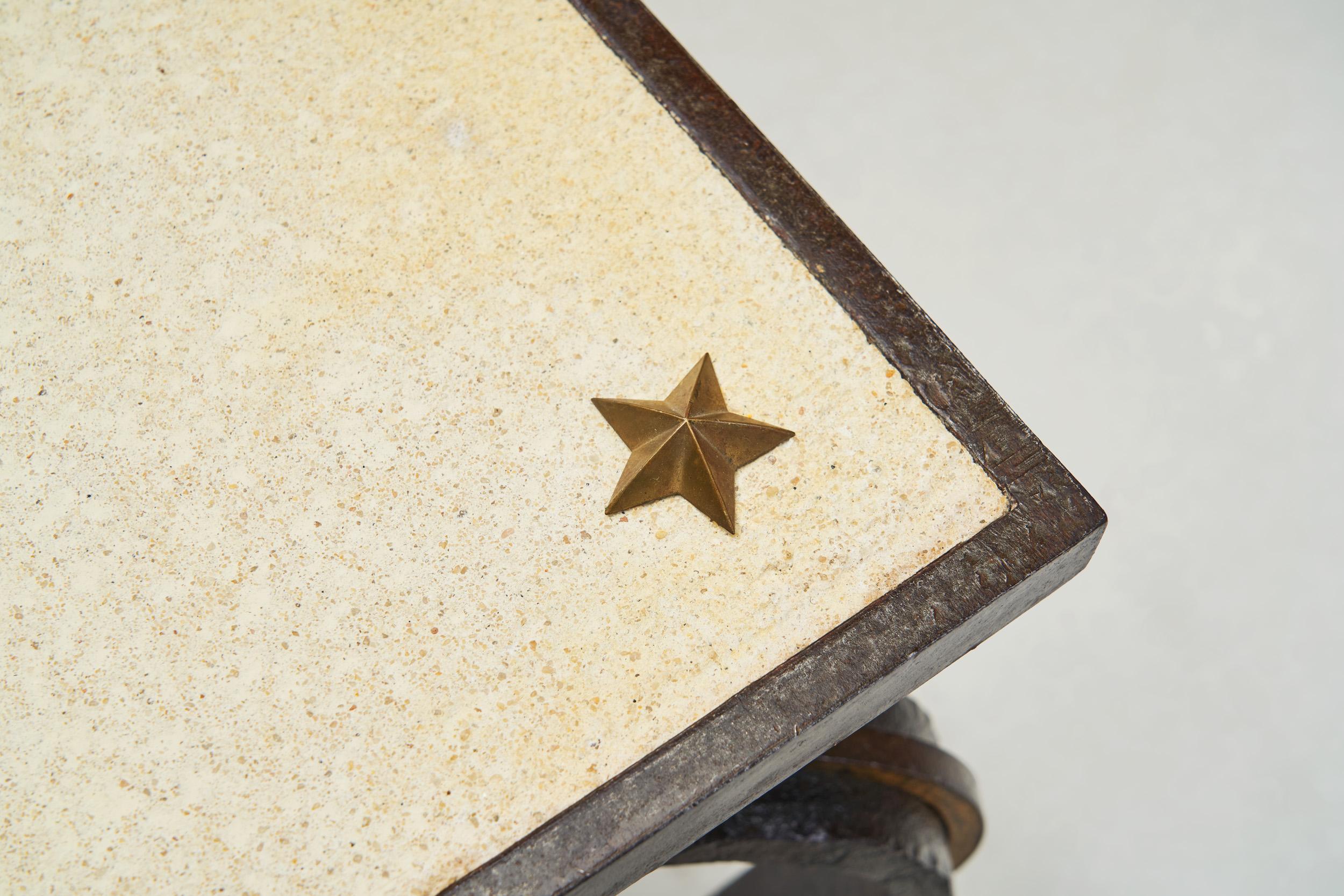 Table basse en pierre et fer forgé avec décorations d'étoiles, France, années 1940 en vente 2