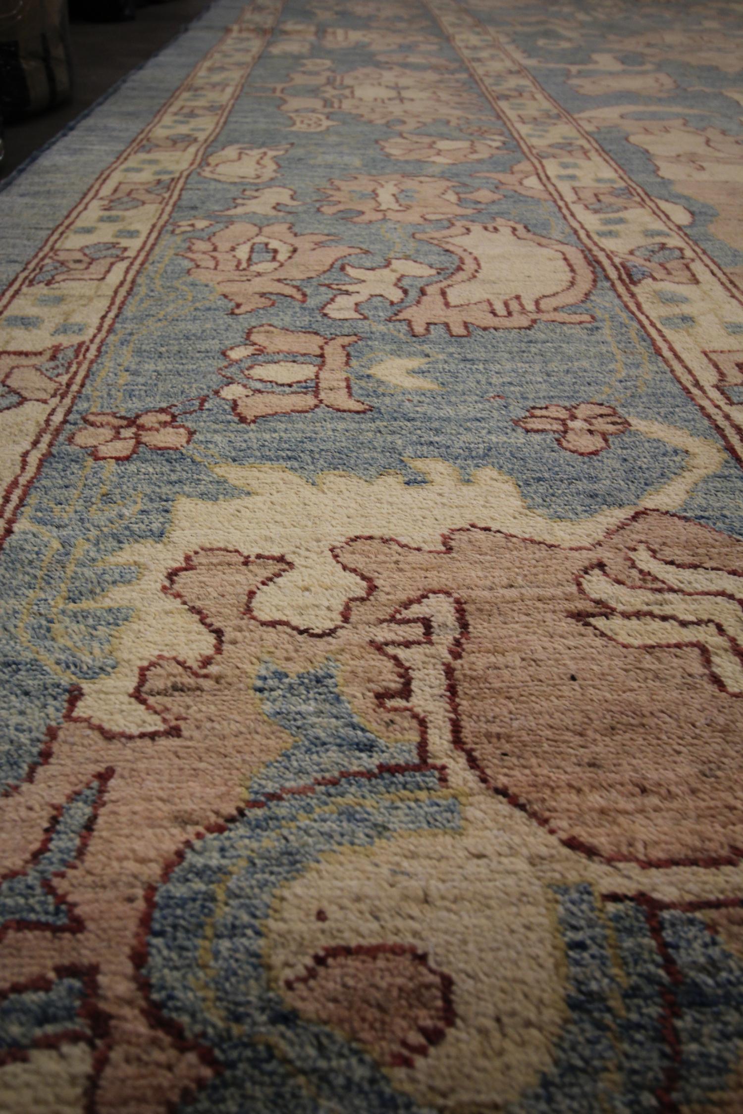 Stone Blue Carpet Rugs, Handmade Zeigler Style Rug, Over Size Livingroom Rug In Excellent Condition For Sale In Hampshire, GB