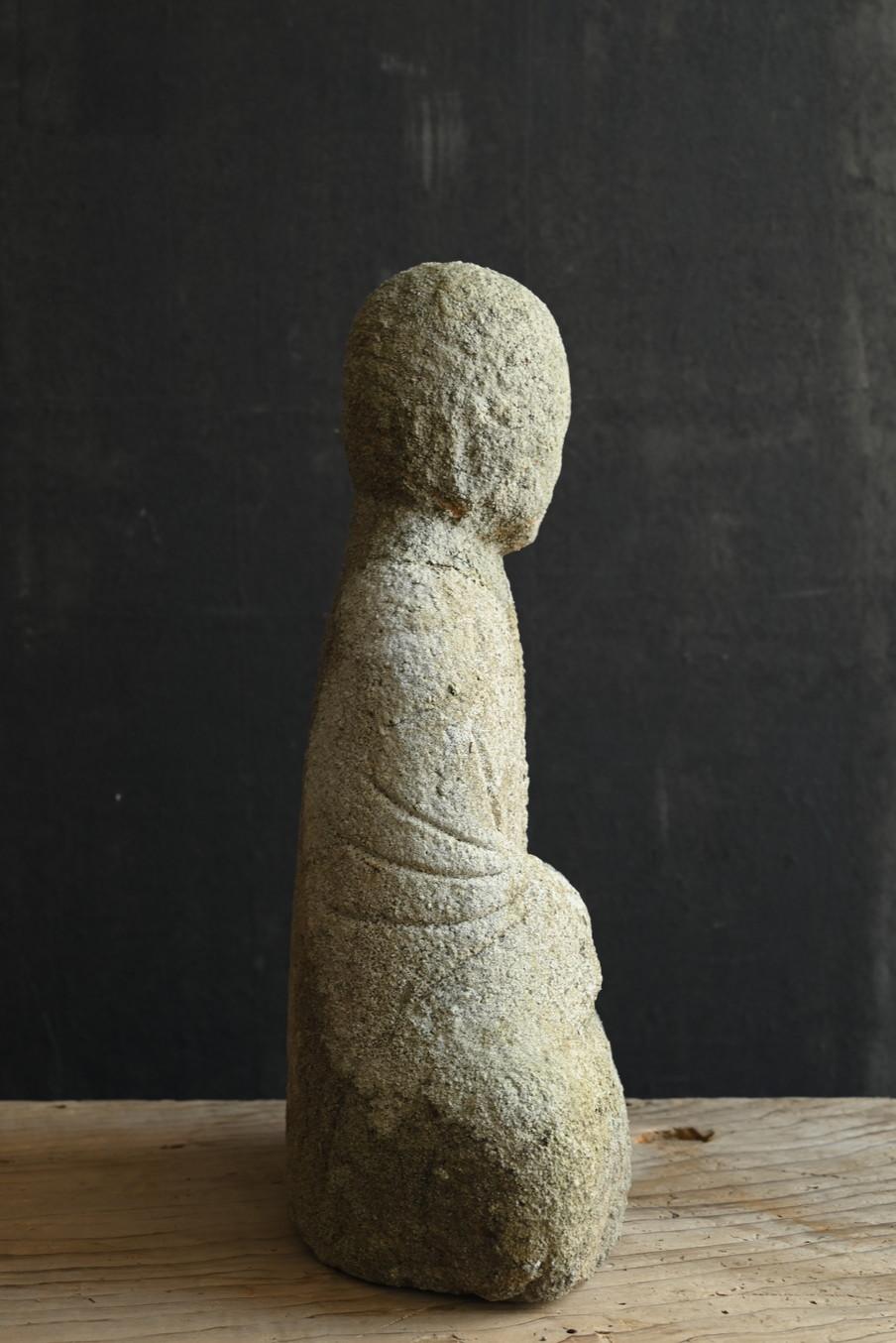 Buddha di pietra del periodo Edo nella Prefettura di Niigata, Giappone / 17-19° secolo in vendita 3