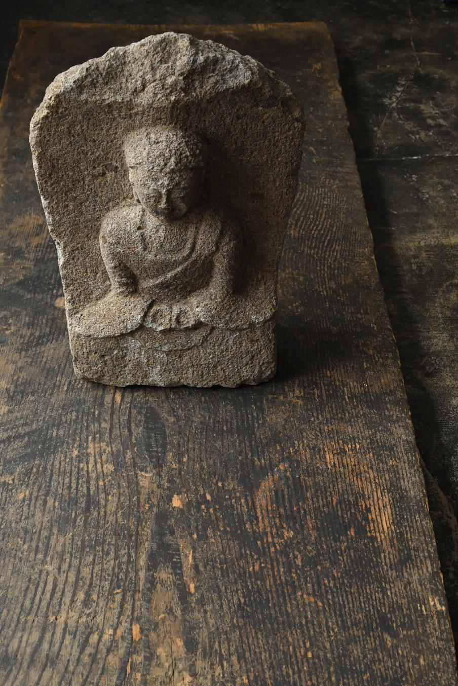 Giapponese Buddha di pietra del periodo Edo in Giappone/1700-1850/ statua seduta di Tathagata in vendita