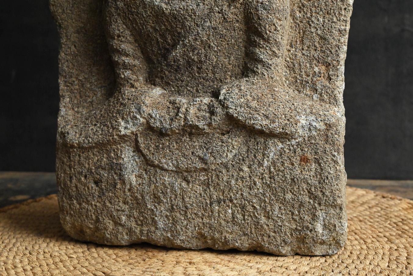 Pietra Buddha di pietra del periodo Edo in Giappone/1700-1850/ statua seduta di Tathagata in vendita