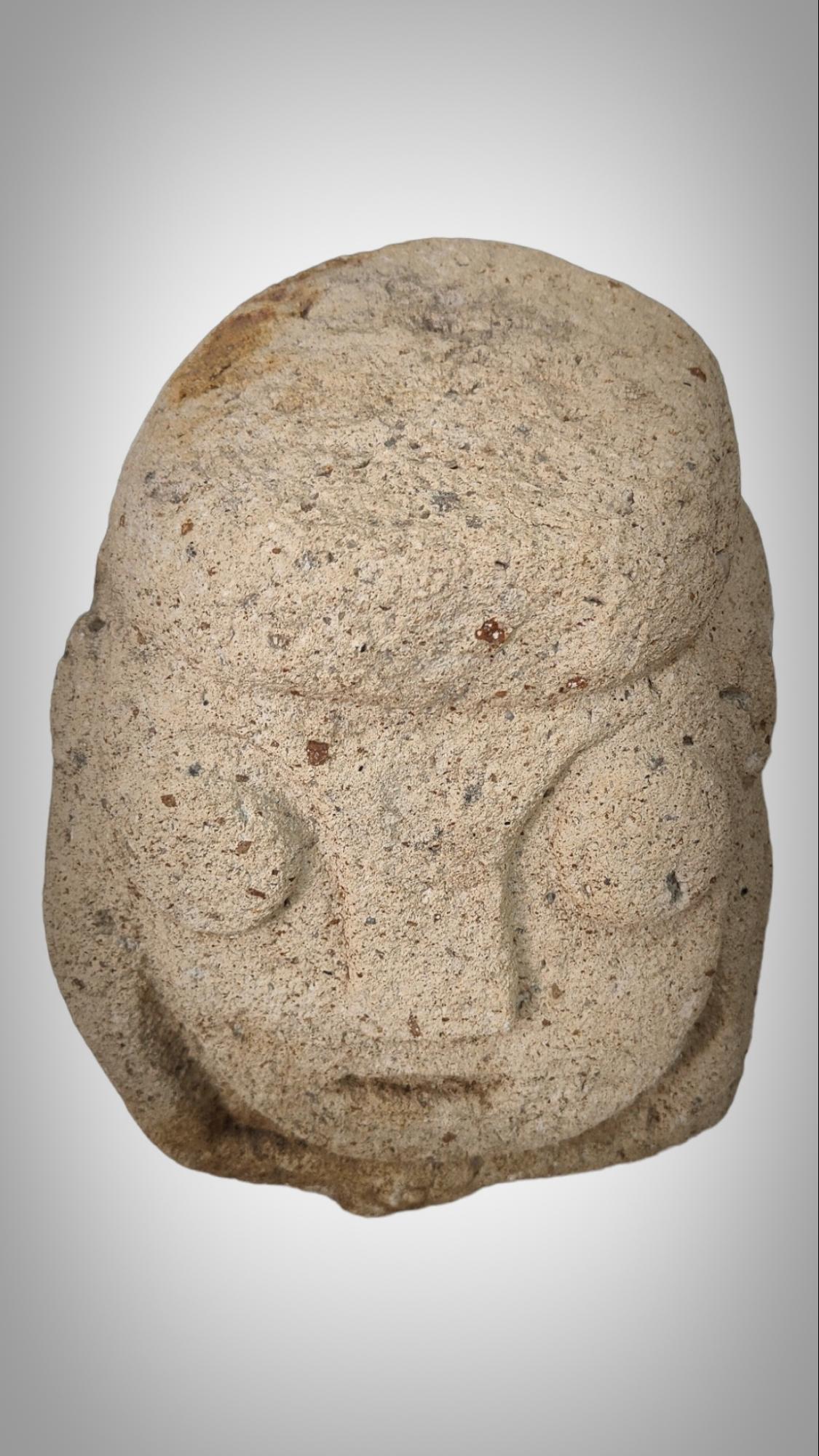 Scultura antropomorfa scolpita in pietra della cultura Recuay in Perù 400bc-400ac in vendita 5