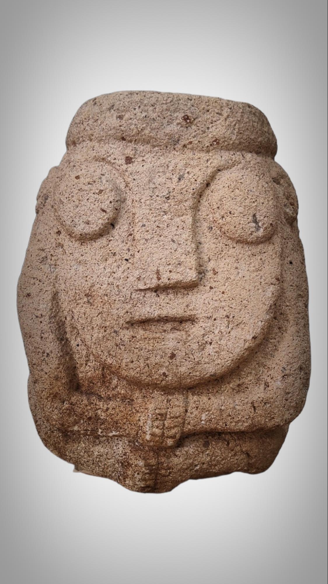 Scultura antropomorfa scolpita in pietra della cultura Recuay in Perù 400bc-400ac in vendita 6