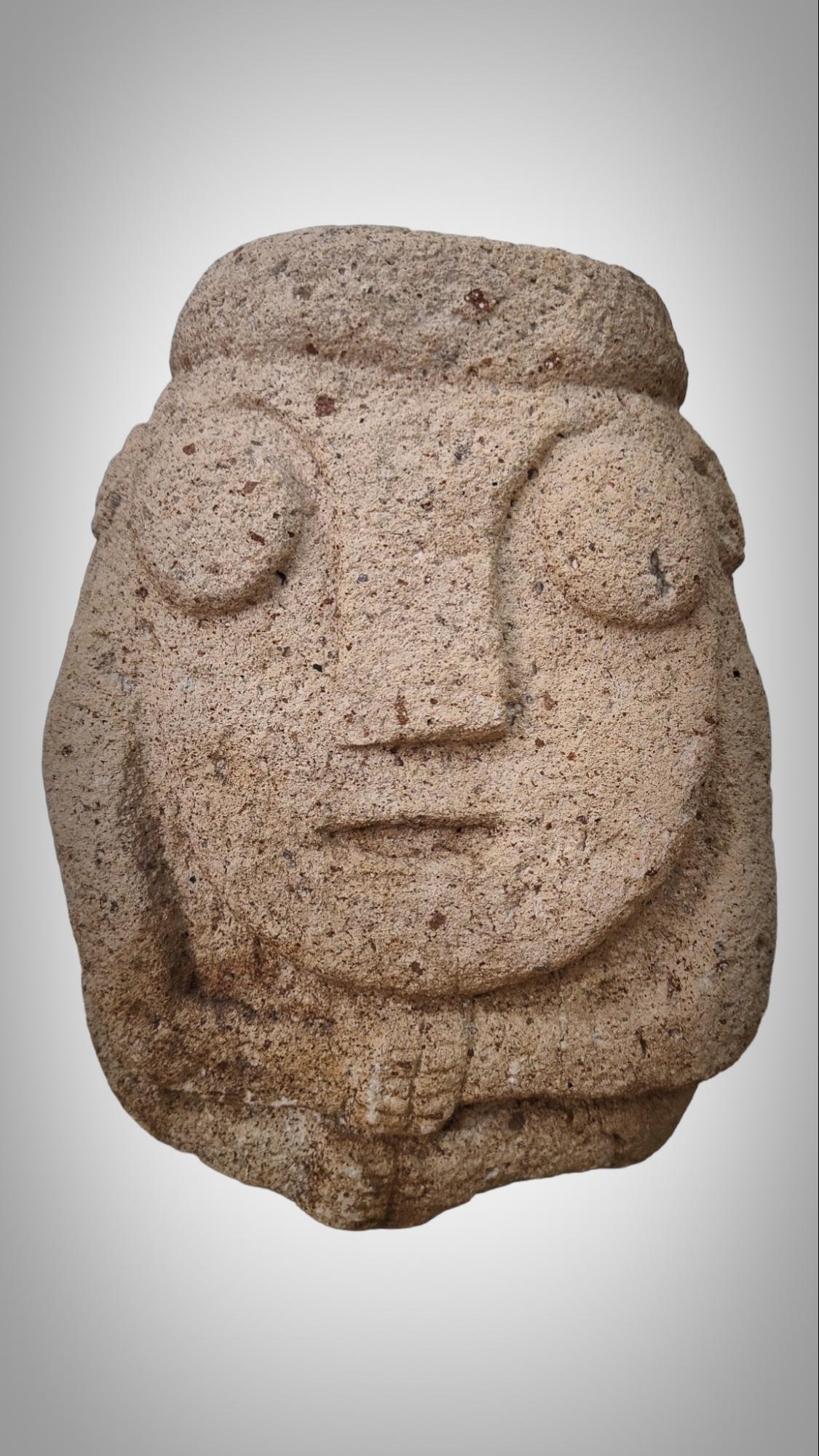 Sculpture anthropomorphe sculptée en pierre de la culture Recuay du Pérou 400bc-400ac en vente 2