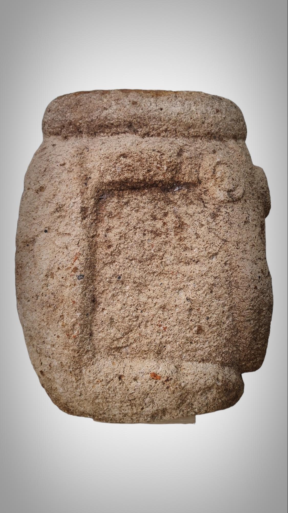 Stone Carved Anthropomorphic Sculpture From The Recuay Culture Peru 400bc-400ac For Sale 2