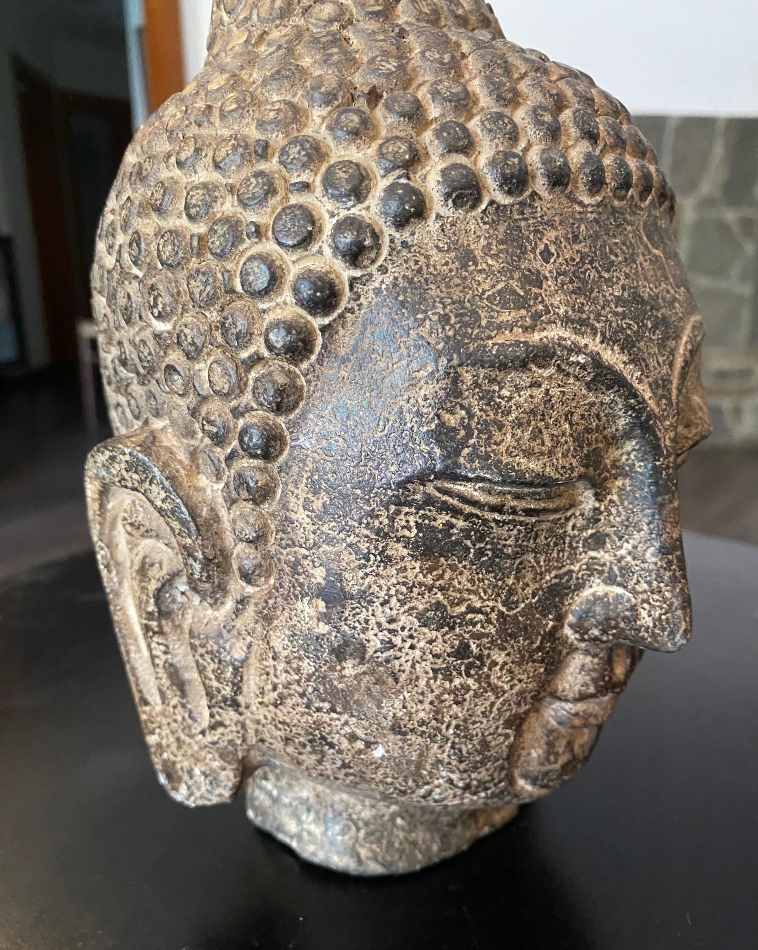 In Stein gehauene asiatische buddhistische Tempelskulptur Statue Kopf des Buddha, 19. im Angebot 5