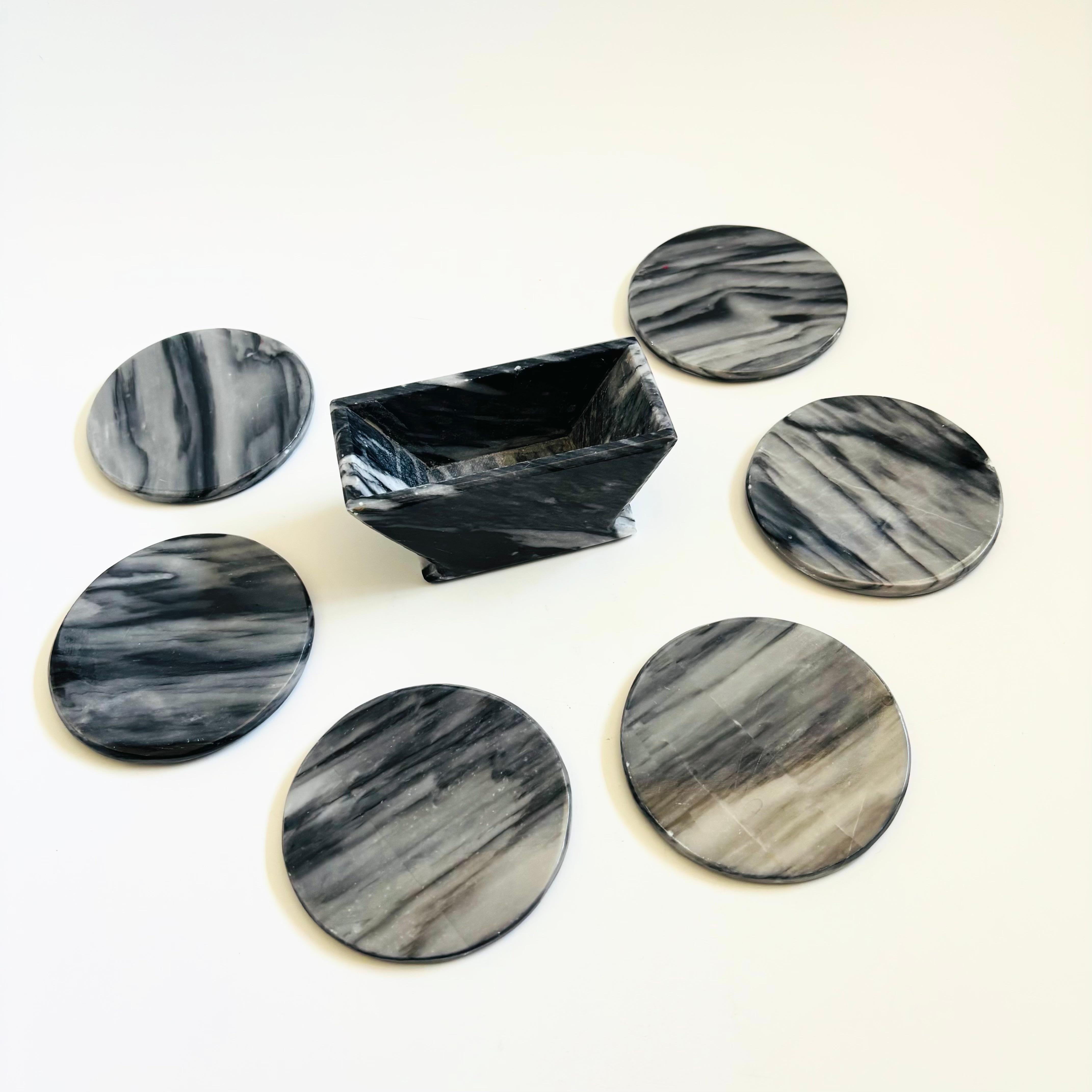 Stone Coaster Set - Set of 6 Coasters in Holder (20. Jahrhundert) im Angebot