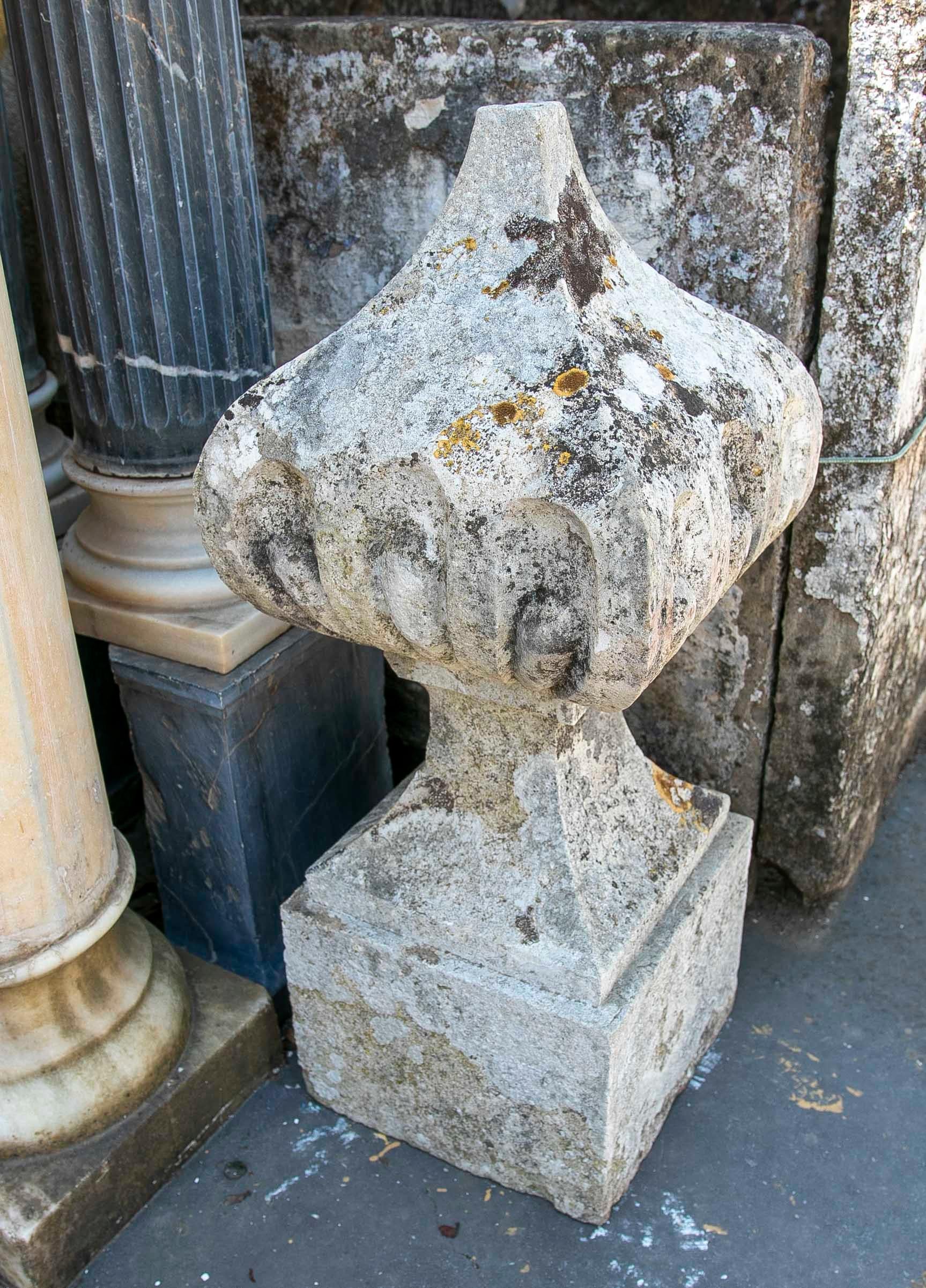 Spanish Stone Finial with Gadrooned Decoration on top and Square Base For Sale