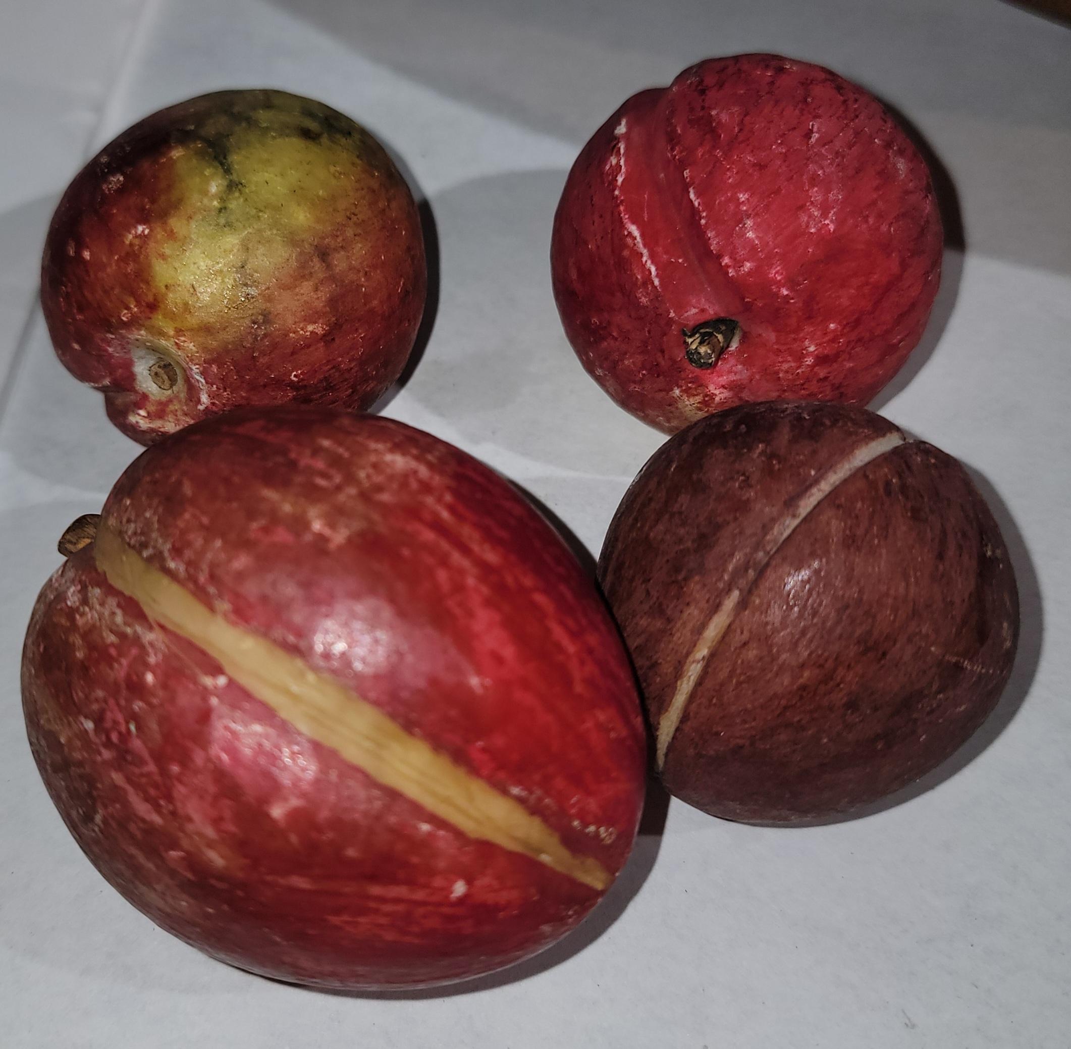 Marbre Collection de fruits à noyaux -18 Pcs. Avec bol à pâte du 19e siècle en vente
