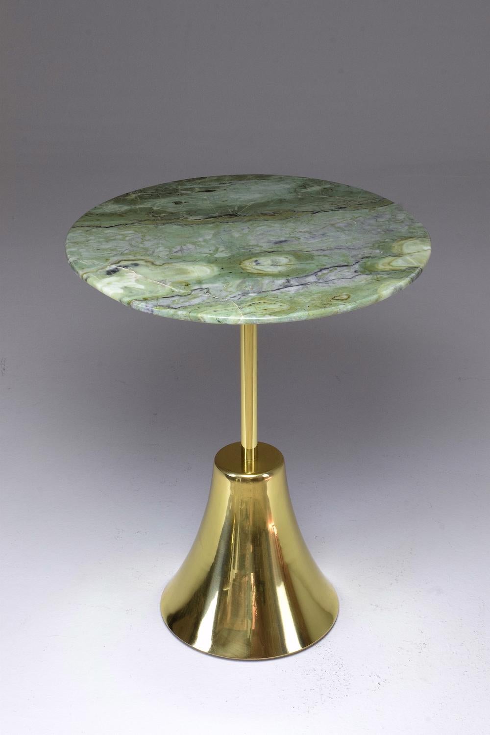 Contemporary handcrafted gueridon side table composed of a solid gold brass structure and designed with a rare Taznakht green marble tabletop. 
Different heights, dimensions, bases and finishes are available upon request.

Flow Collection,