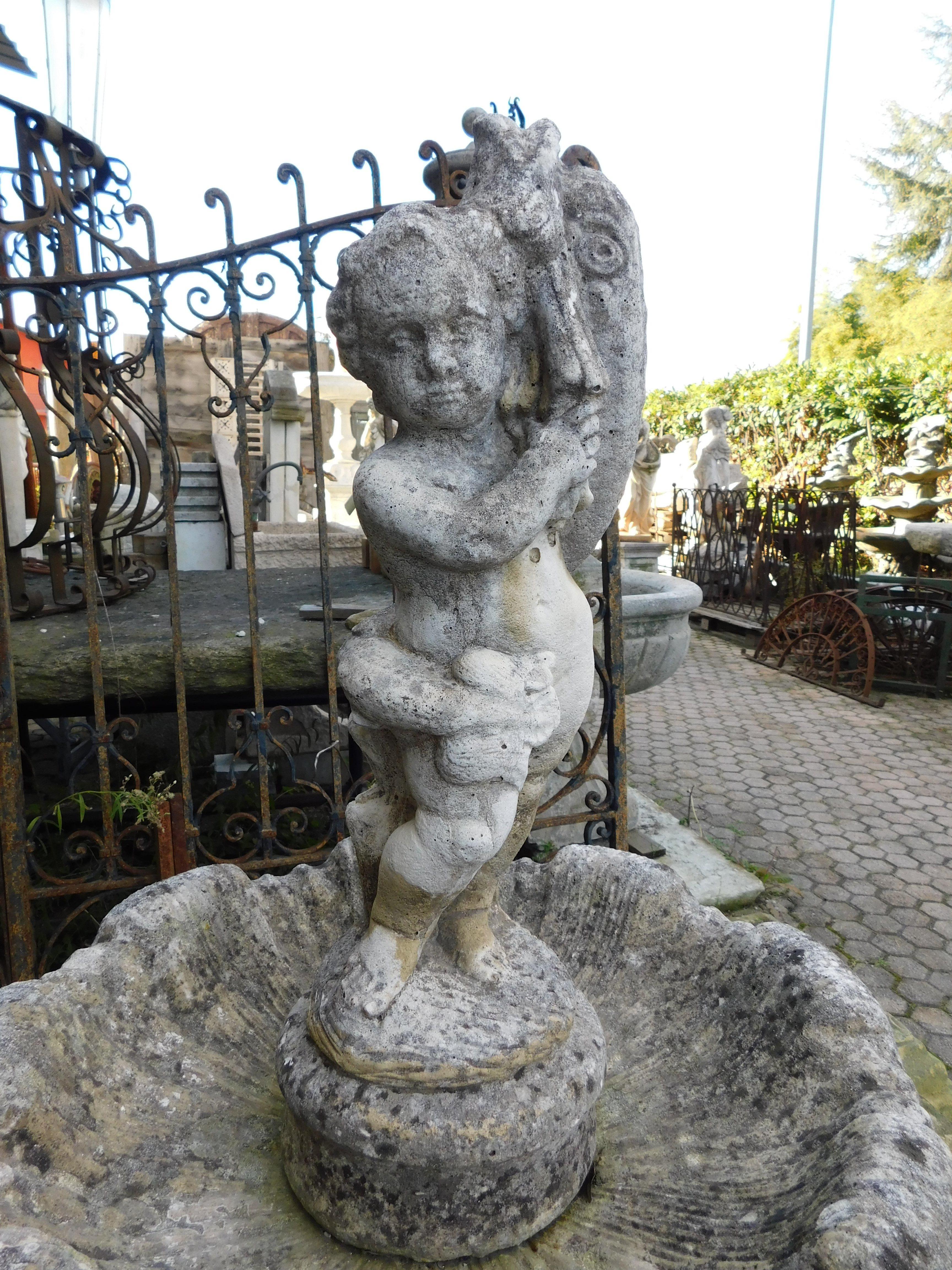 stone garden fountain with carved putto, Italy In Good Condition For Sale In Cuneo, Italy (CN)