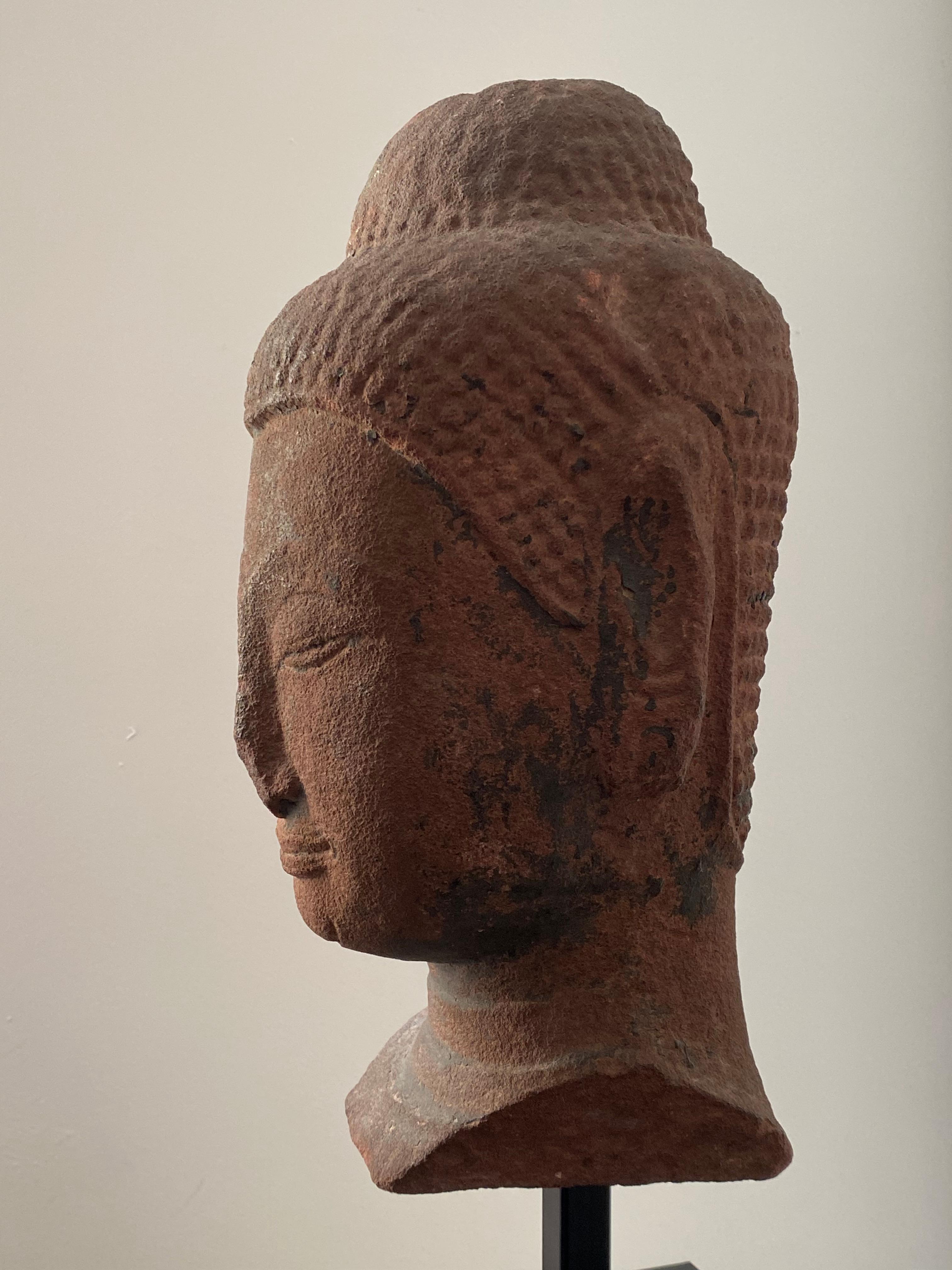 Steinkopf des Buddha aus Stein, 16. Jahrhundert im Angebot 7