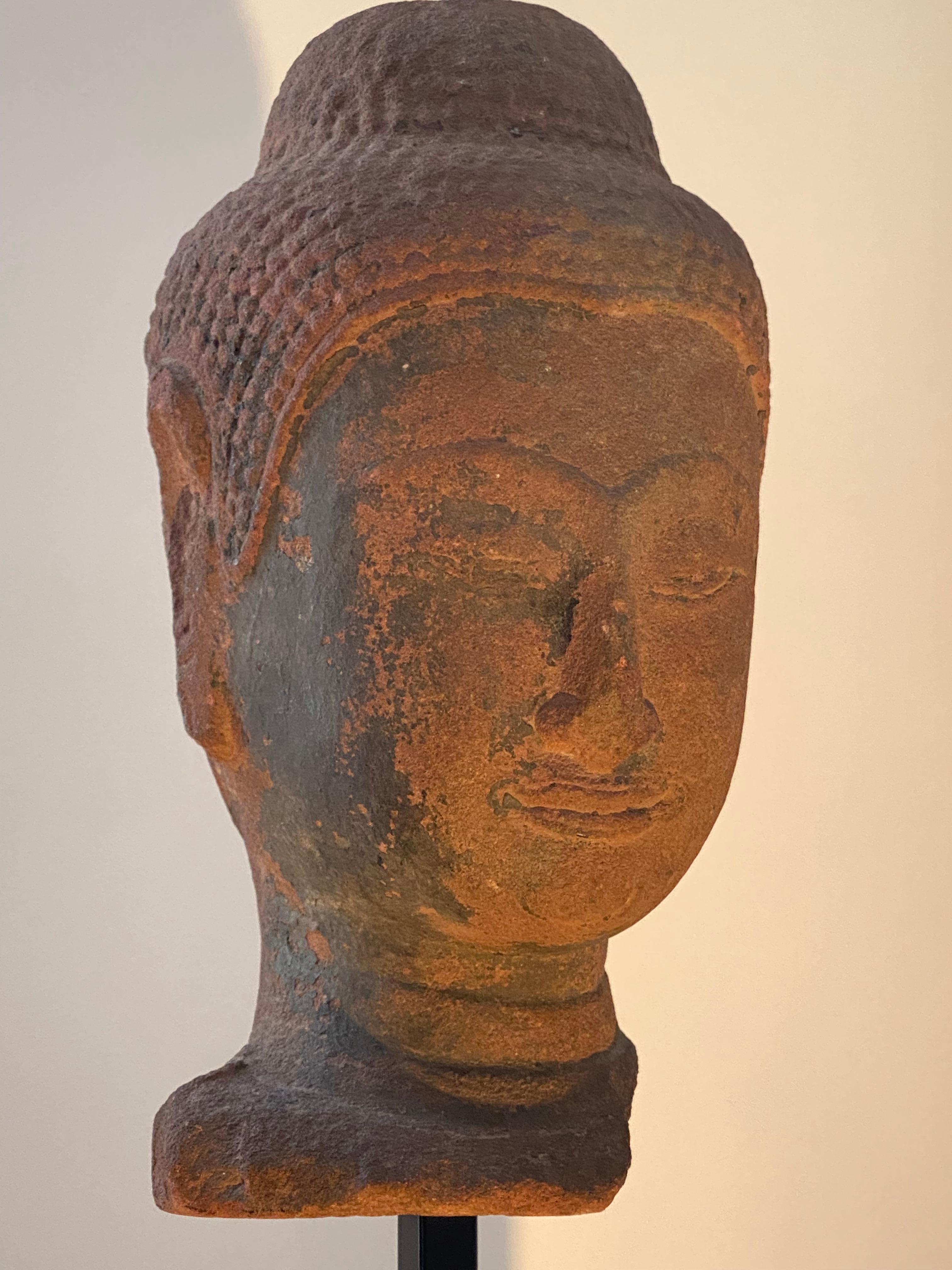 Steinkopf des Buddha aus Stein, 16. Jahrhundert im Angebot 12