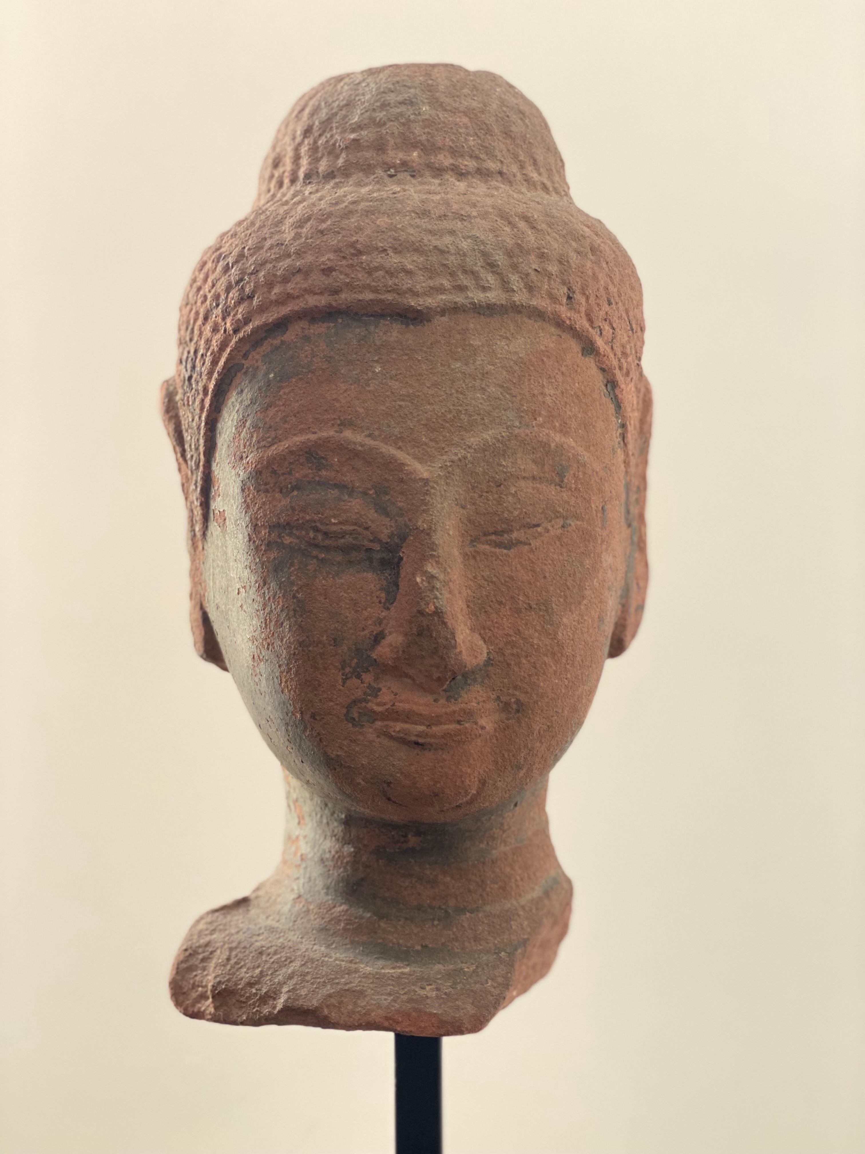 Steinkopf des Buddha aus Stein, 16. Jahrhundert im Angebot 1