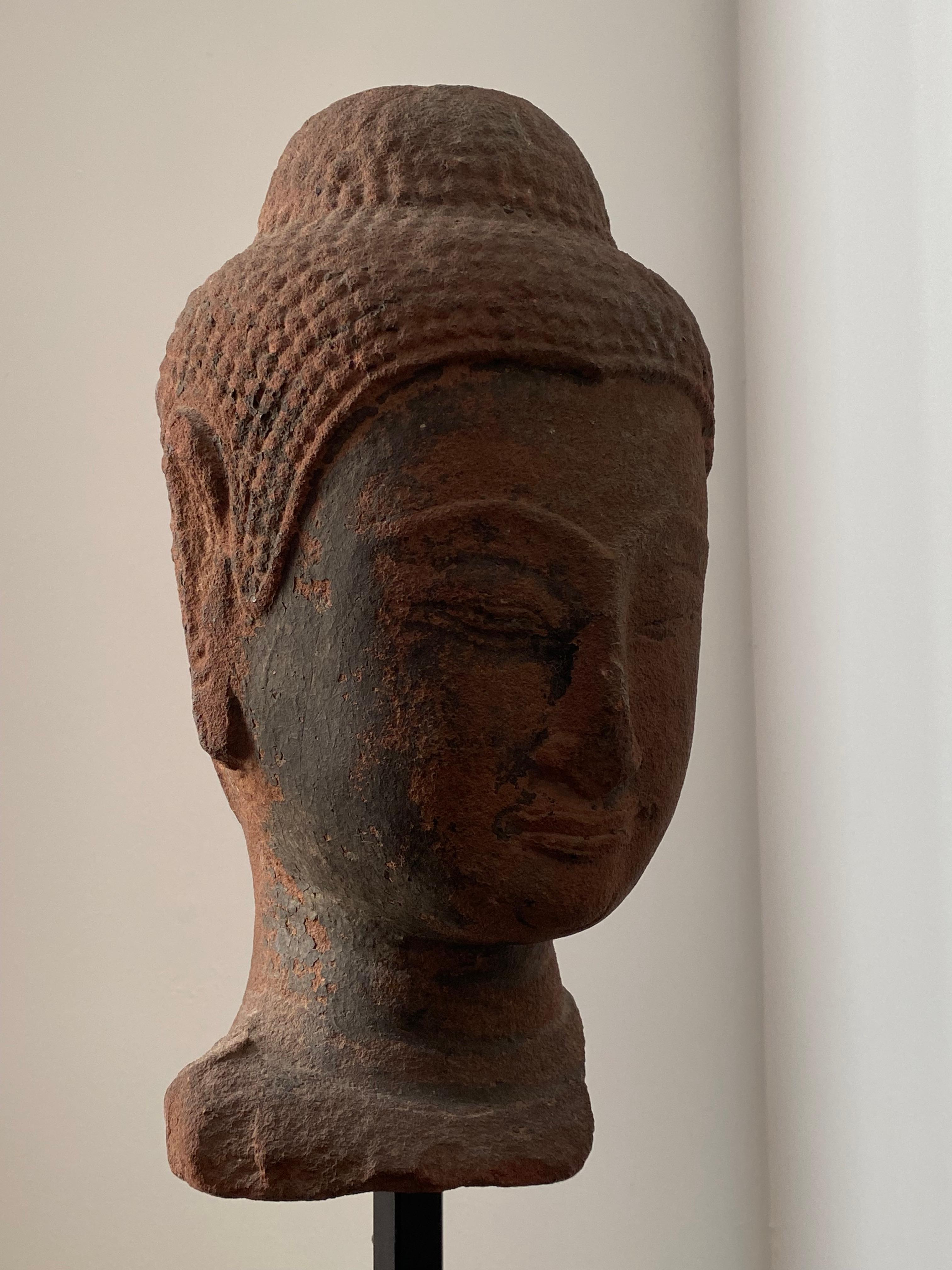 Steinkopf des Buddha aus Stein, 16. Jahrhundert im Angebot 3