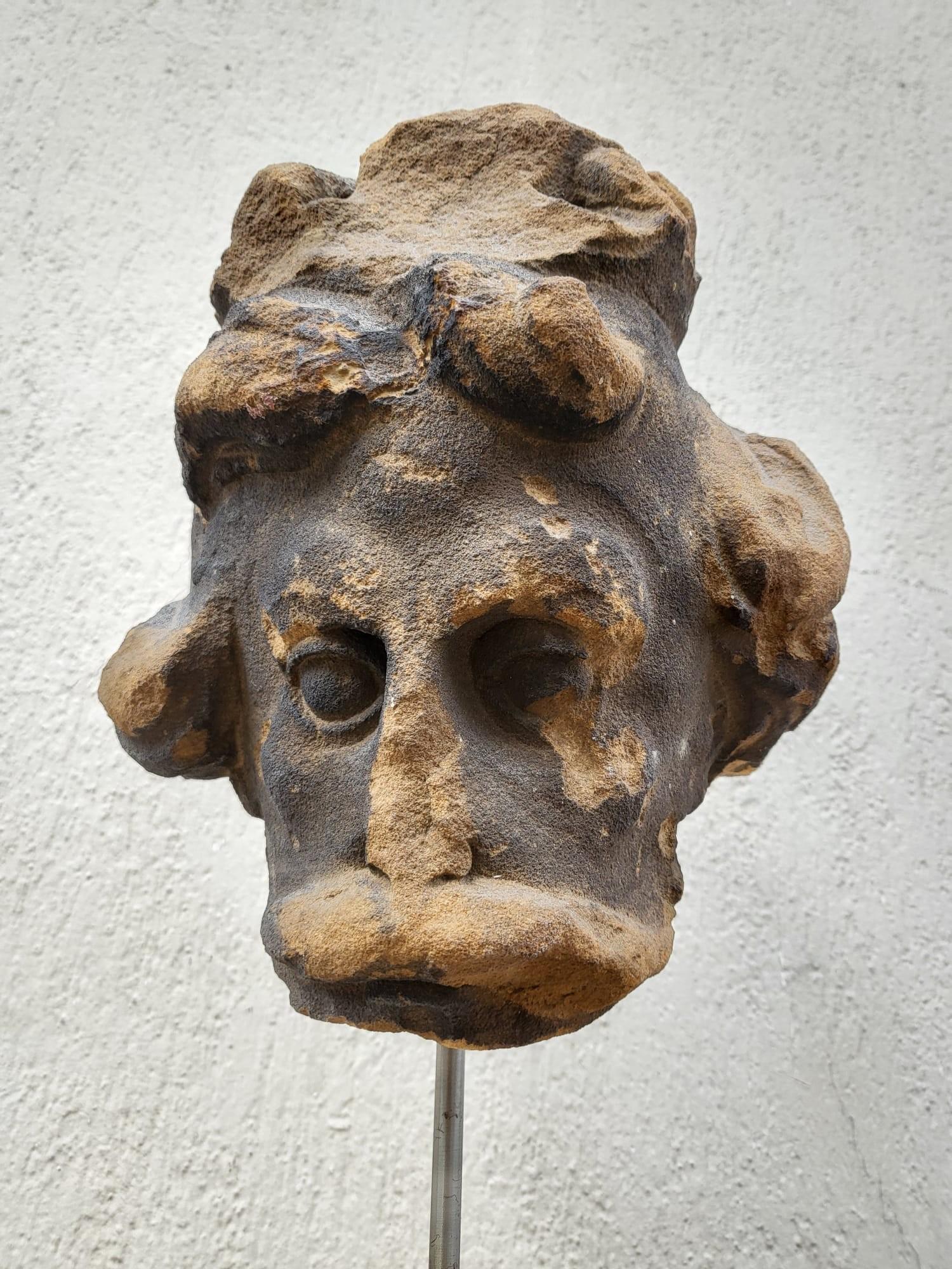 Stone Head Sculpture, United Kingdom, XVIIth Century In Good Condition For Sale In MARSEILLE, FR