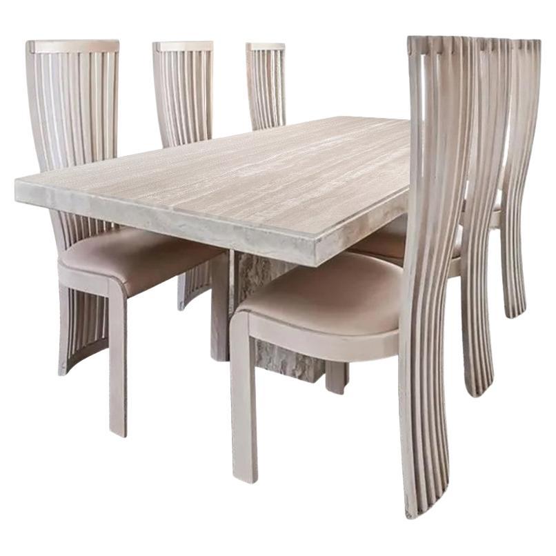 Stone International Travertin-Esstisch und Tonon-Stühle für Roche Bobois