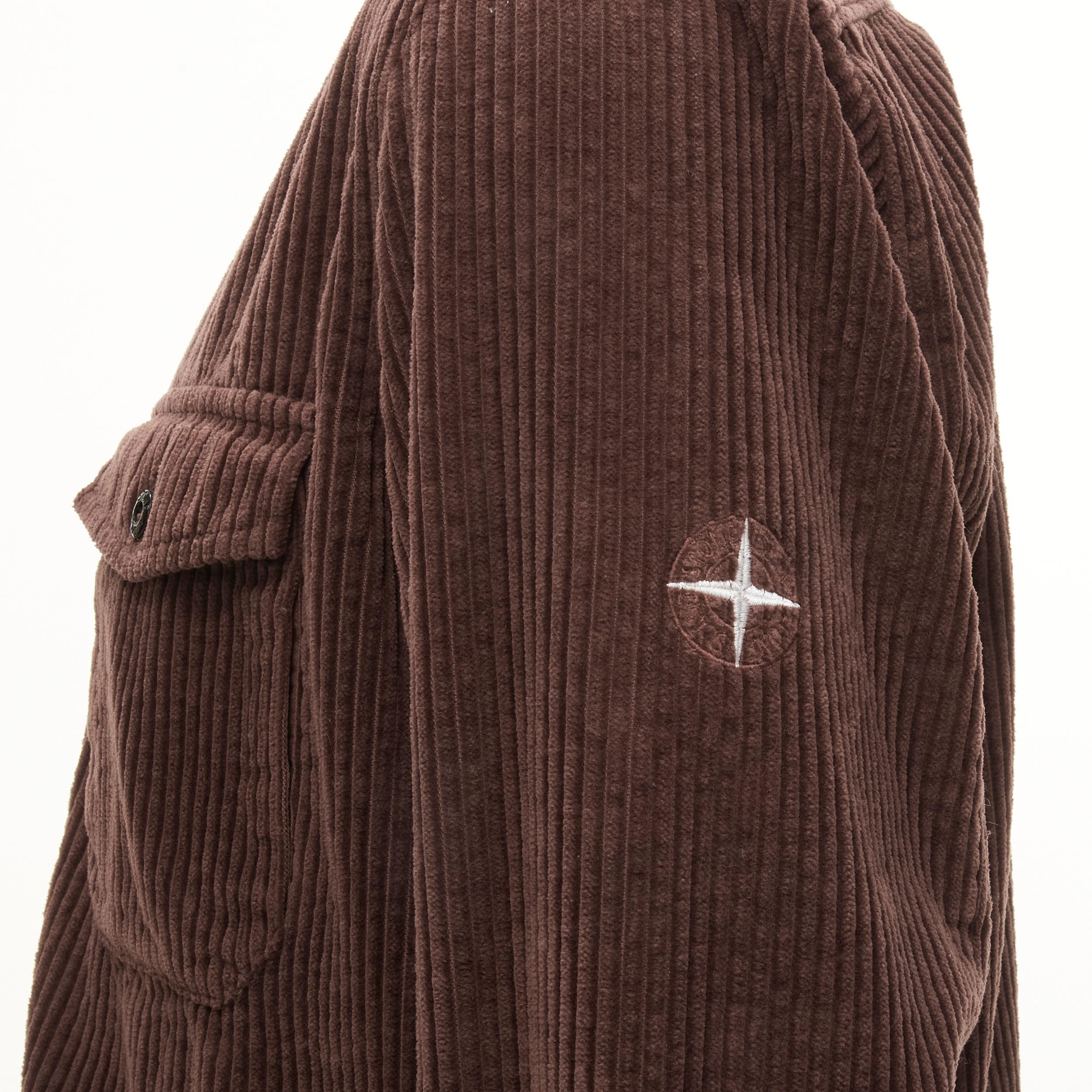 STONE ISLAND giacca bomber con zip in velluto a coste marrone con tasca da camionista M.
Riferimento: CRTI/A00762
Marchio: A. Stone
Materiale: Velluto a coste
Colore: marrone
Modello: Tinta unita
Chiusura: zip
Fodera: Tessuto marrone
Dettagli extra: