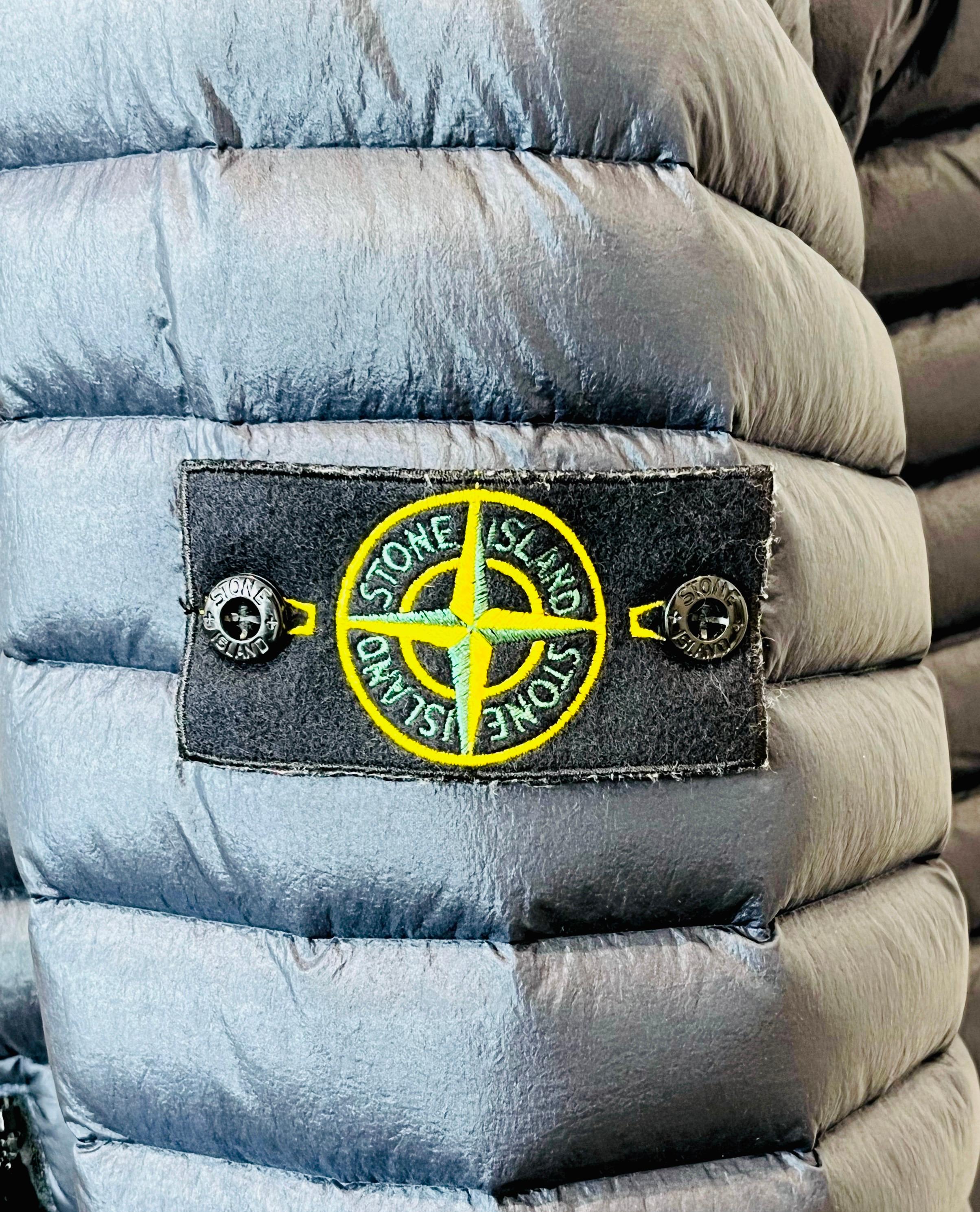 Veste en duvet matelassée Stone Island en vente 2