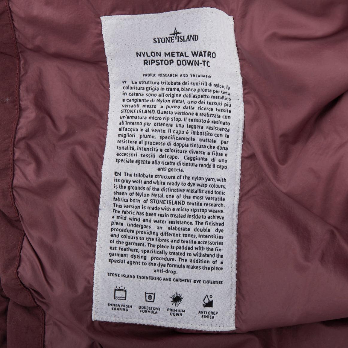 STONE ISLAND giacca a vento imbottita in nylon viola con logo nero e piuma d'anatra M. I. in vendita 5